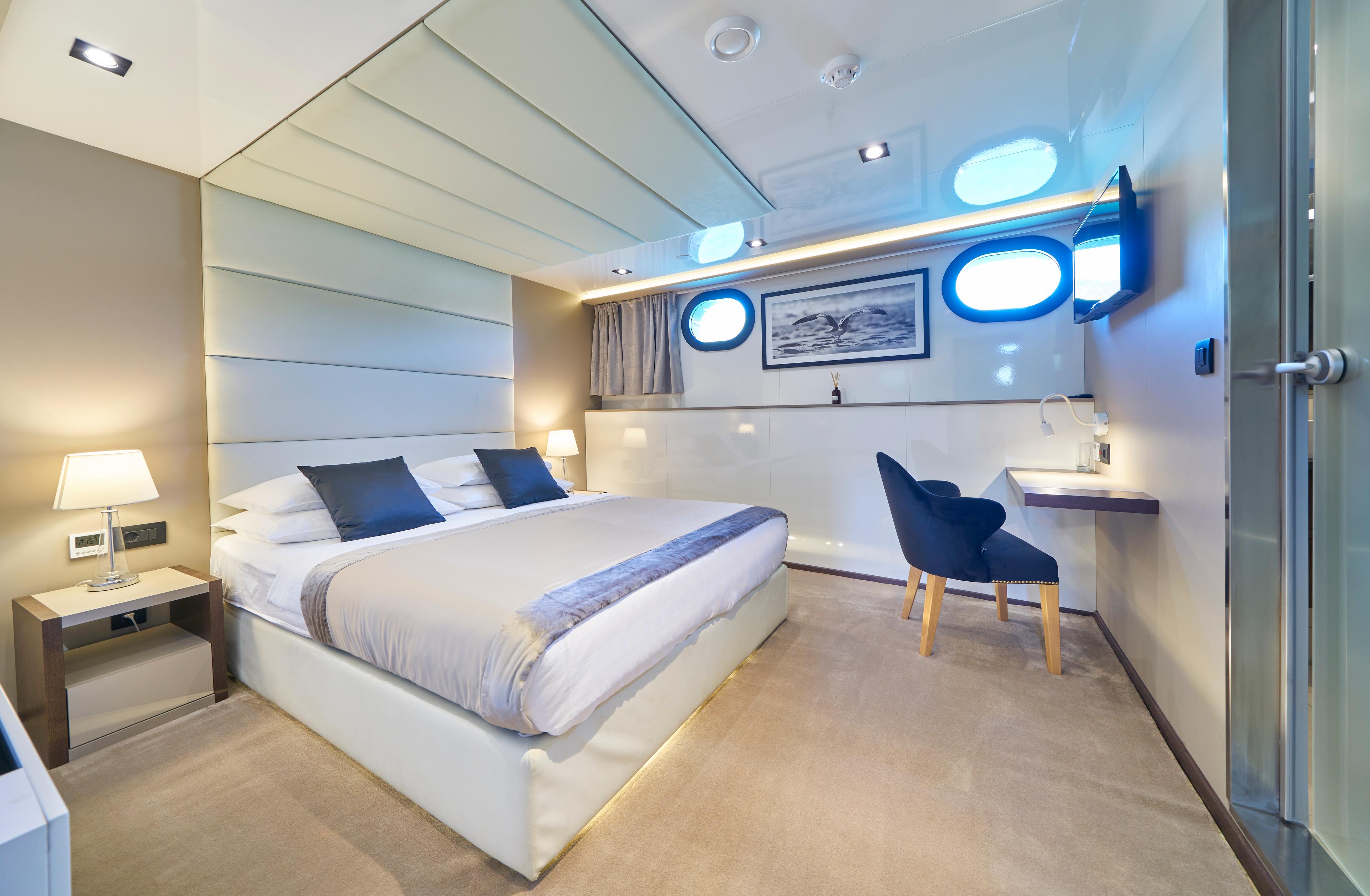 Double Cabin (x 2) image 1