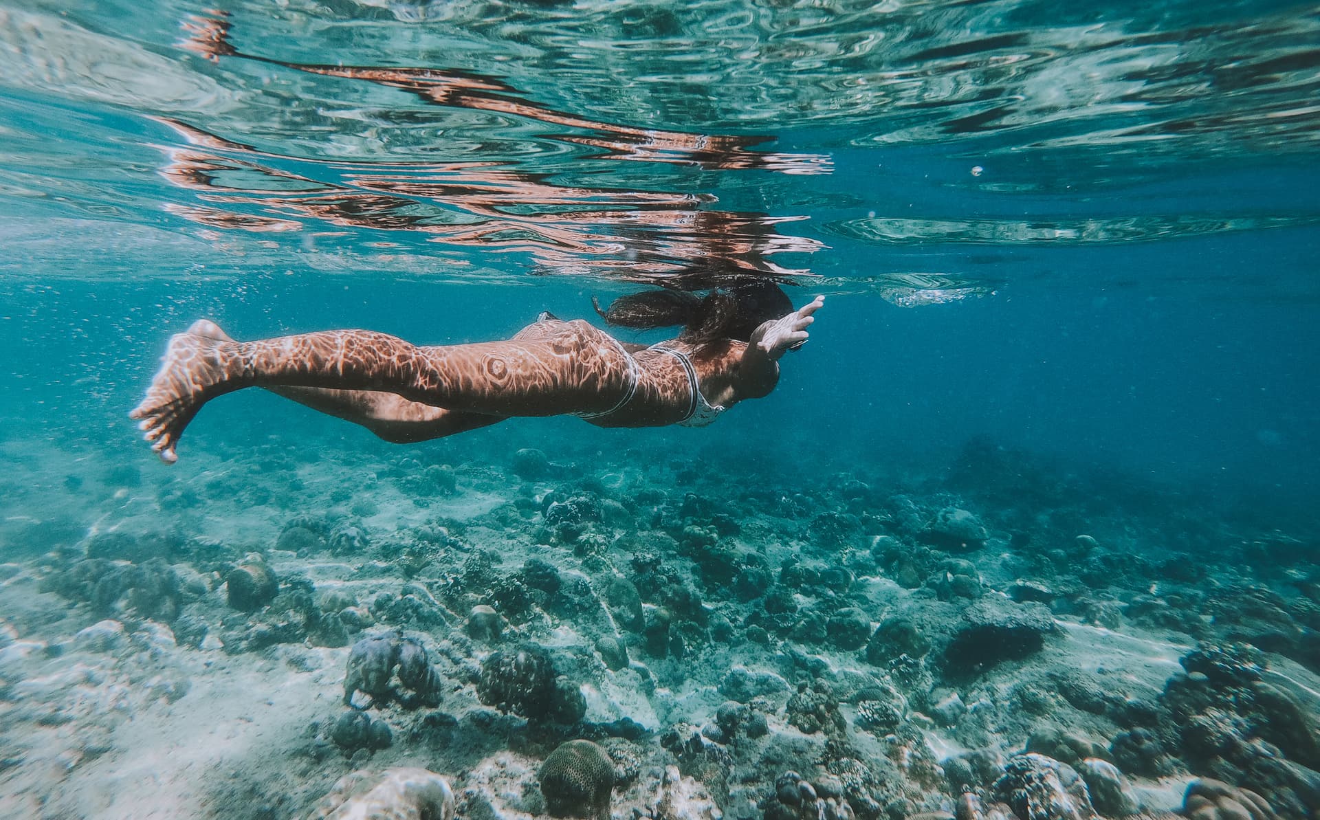 g-lady-diving-in-croatia