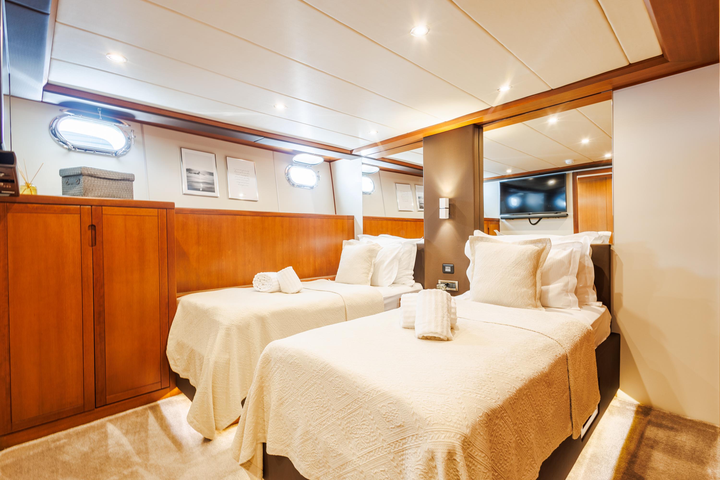 Twin Cabin (x 1) image 1