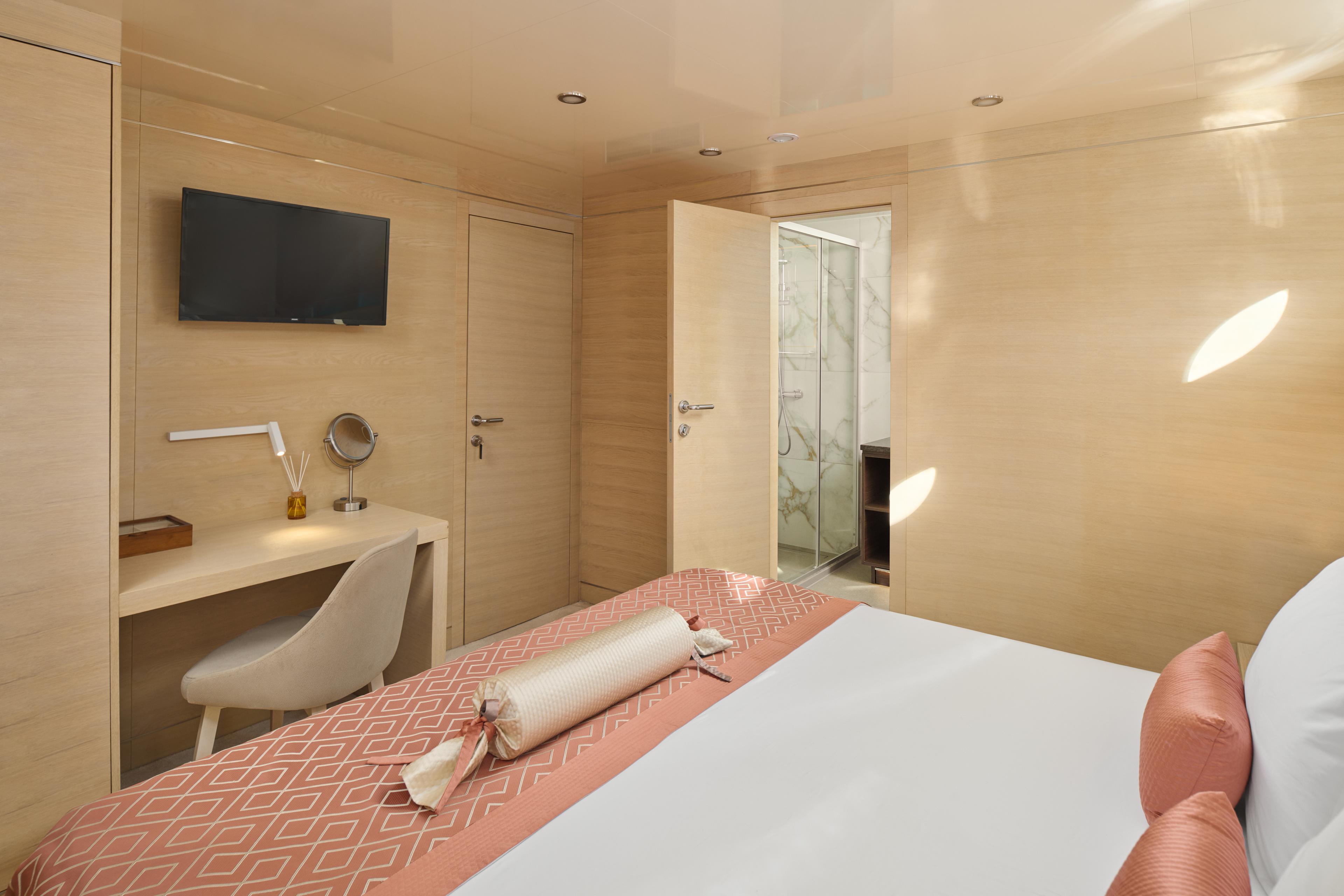 Convertible Cabin (x 2) image 1