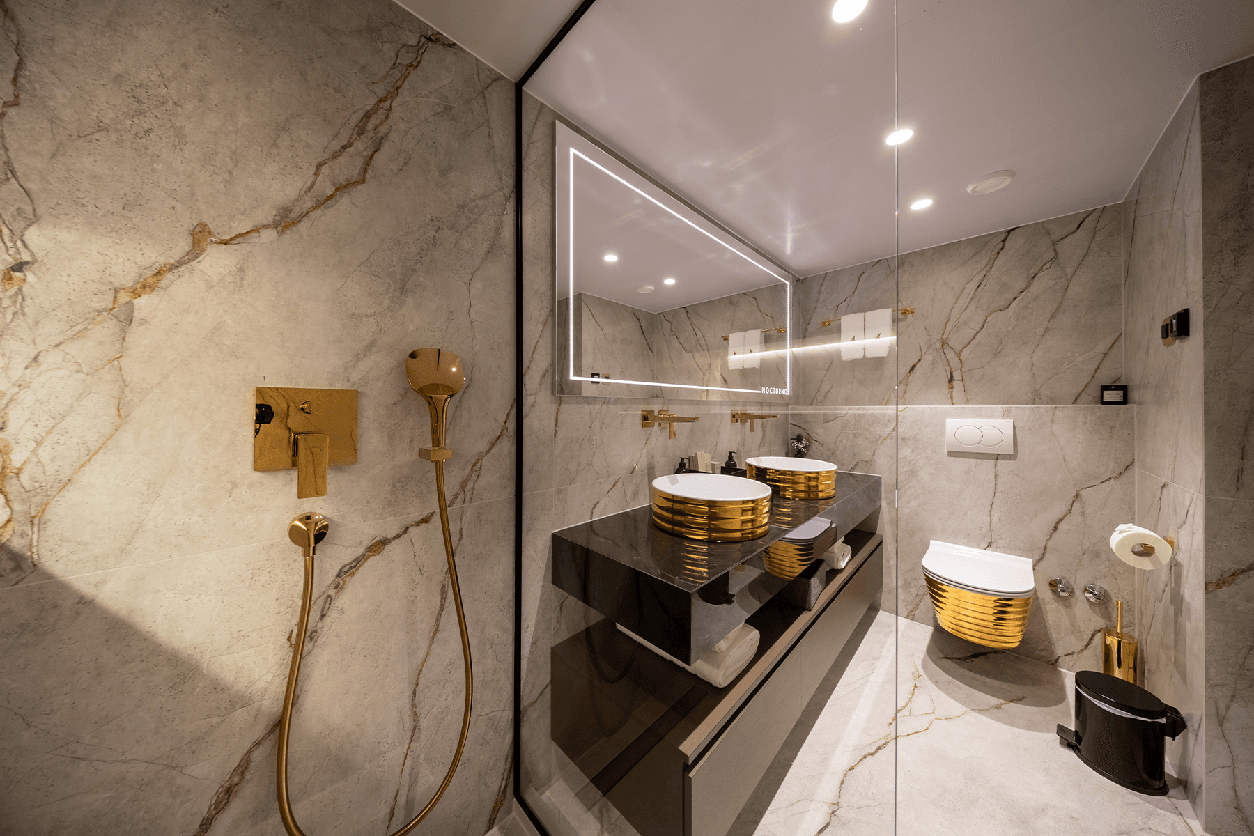 VIP Cabin (x 1) image 2