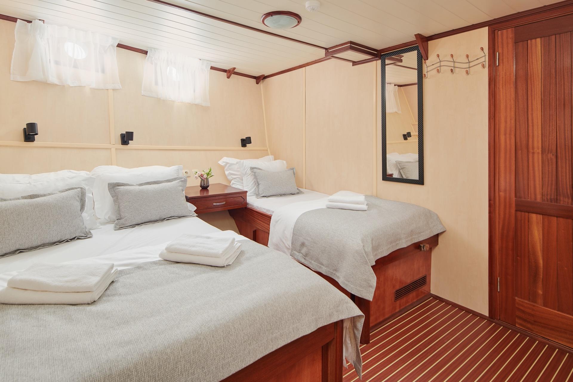 Triple Cabin (x 3) image 1
