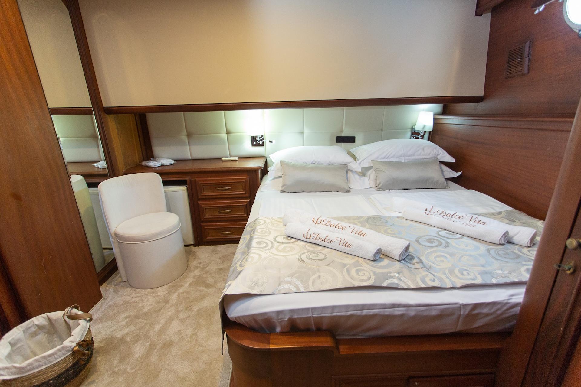 Double Cabin (x 3) image 1