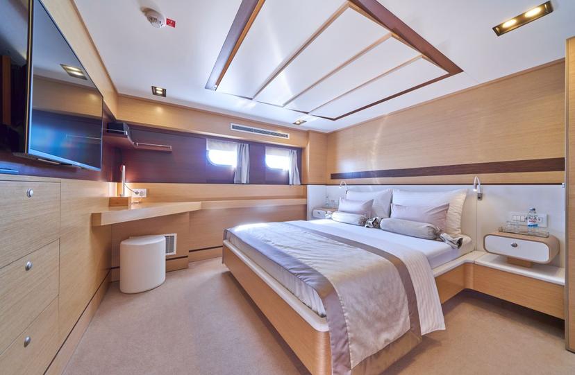 Double Cabin (x 2) image 1
