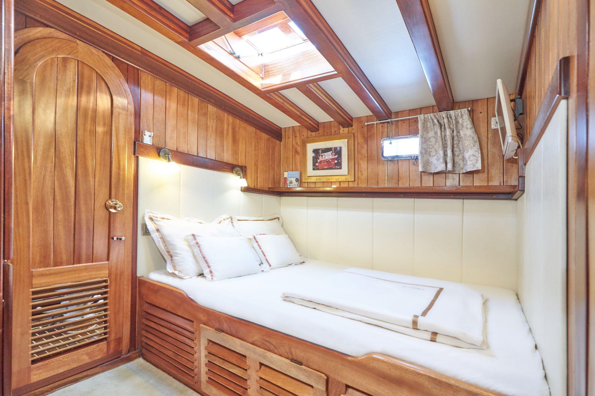 Double Cabin (x 4) image 1