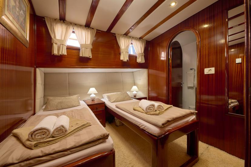 Twin Cabin (x 1) image 1