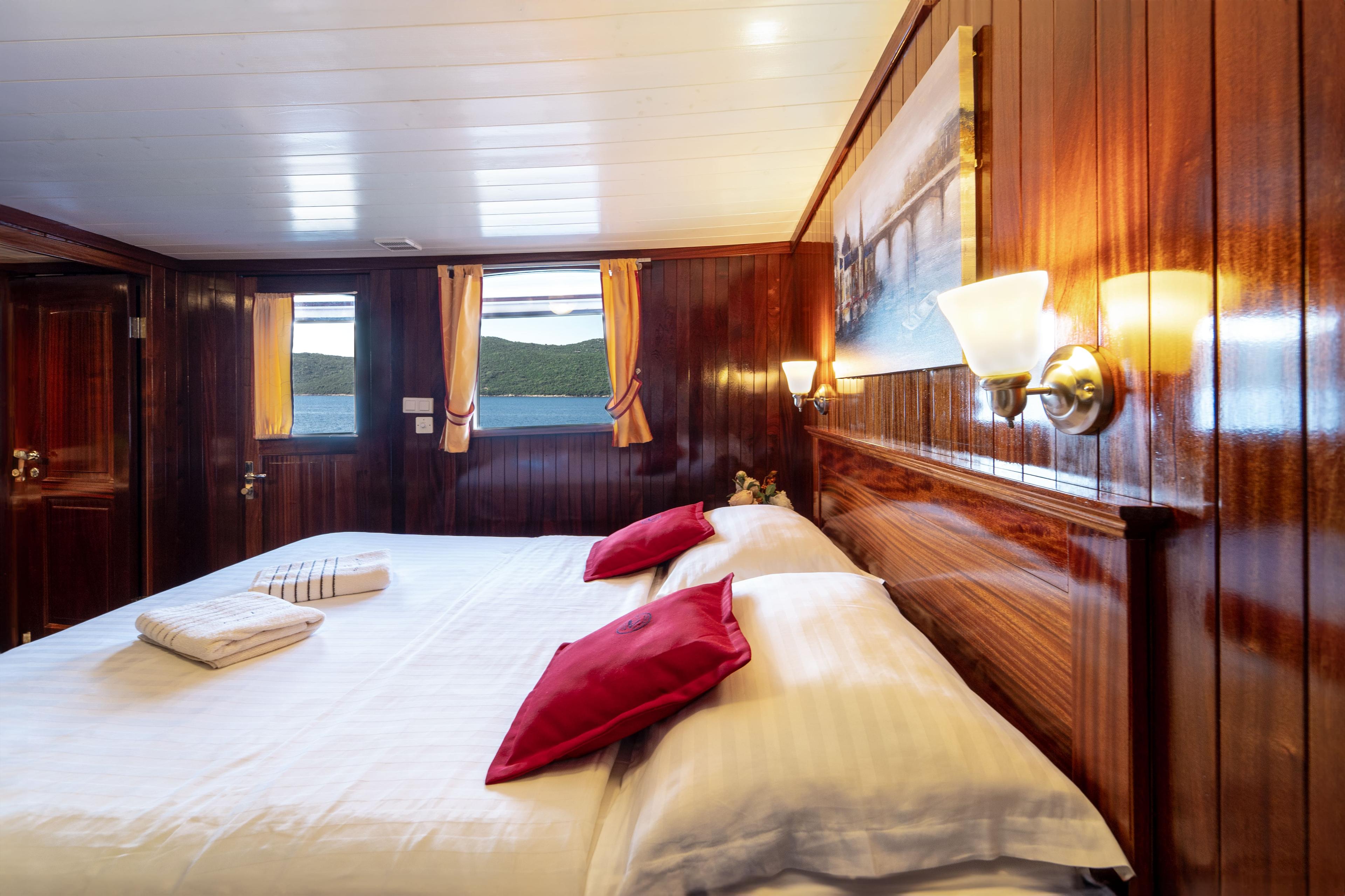 Double Cabin (x6) image 2