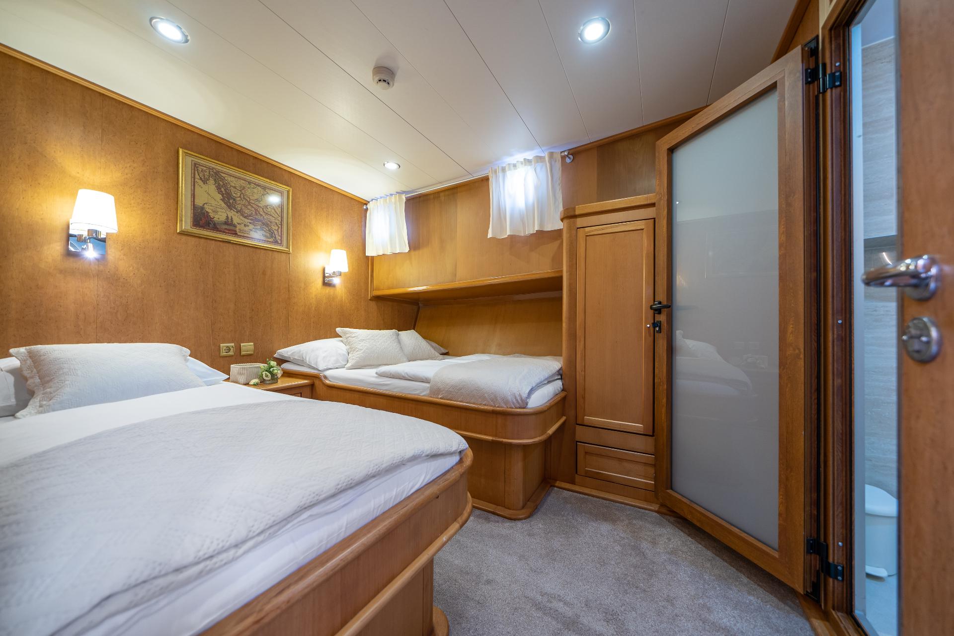 Triple Cabin (x2) image 1