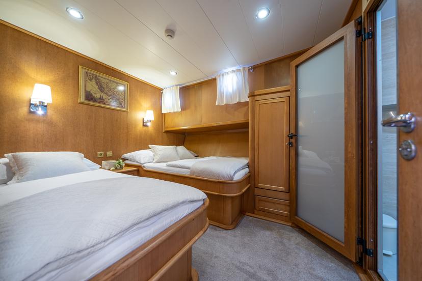 Triple Cabin (x2) image 1