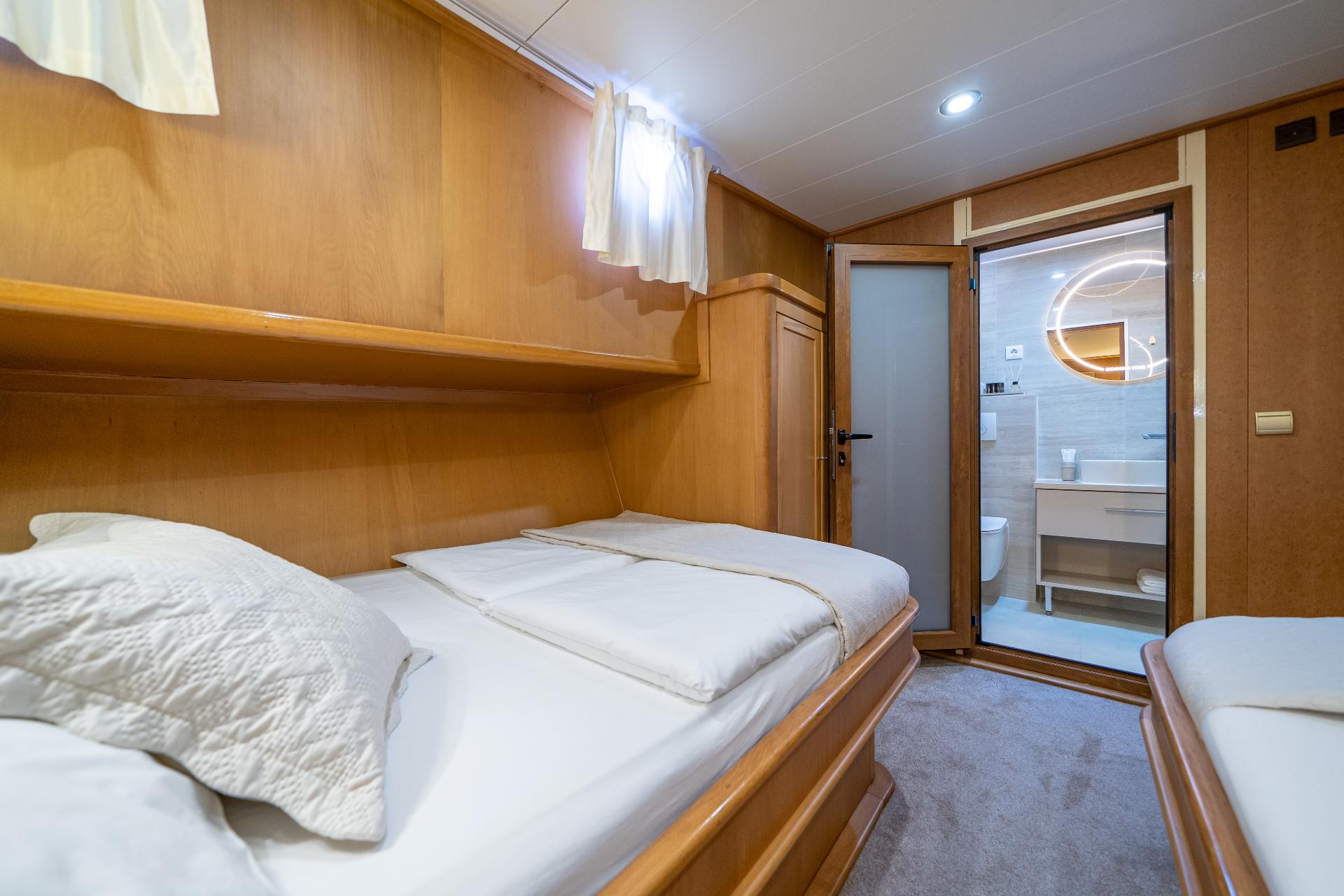 Triple Cabin (x2) image 2