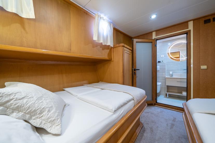 Triple Cabin (x2) image 2