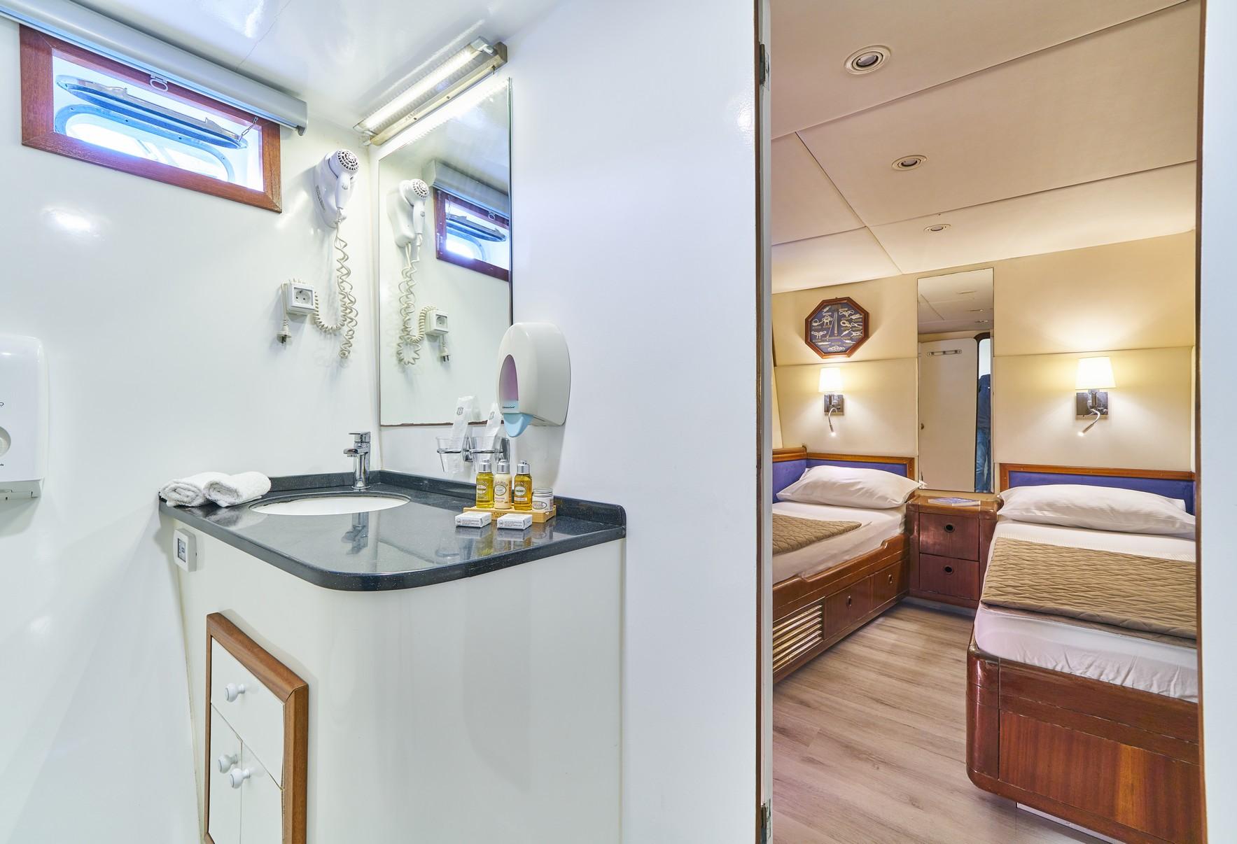Twin Cabin (x2) image 3