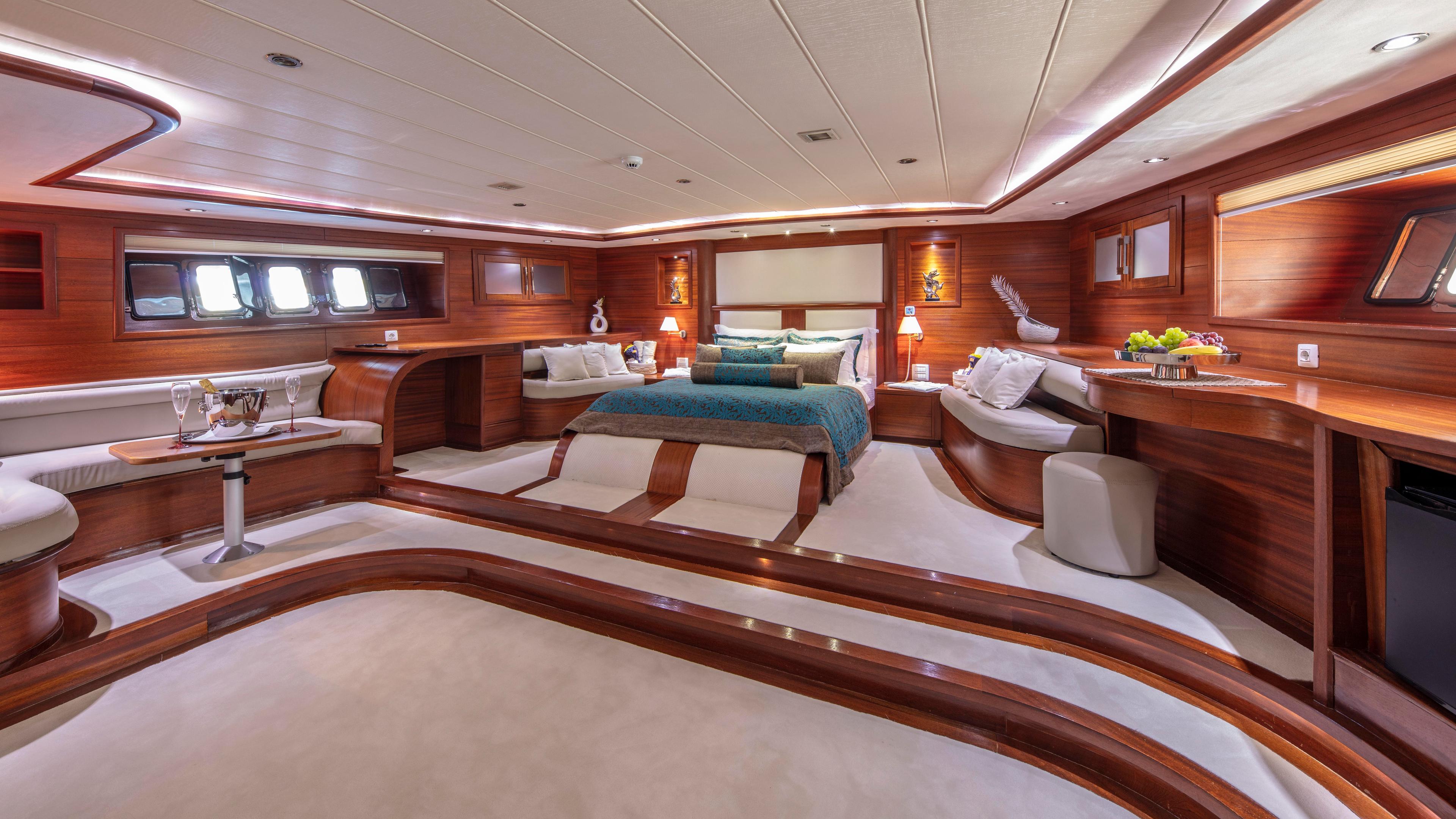 Master Cabin (x1) image 1