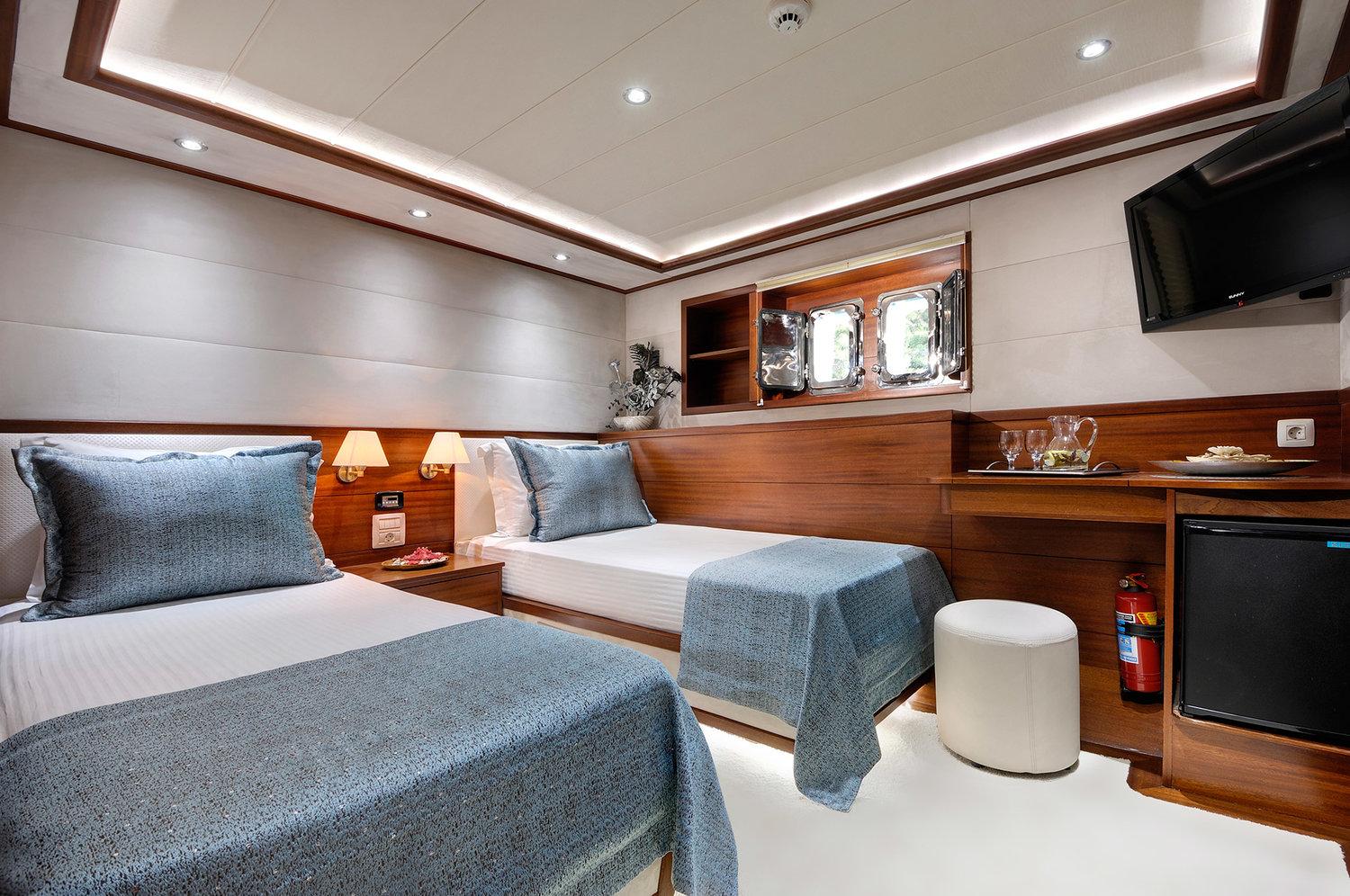 Twin Cabin (x1) image 1