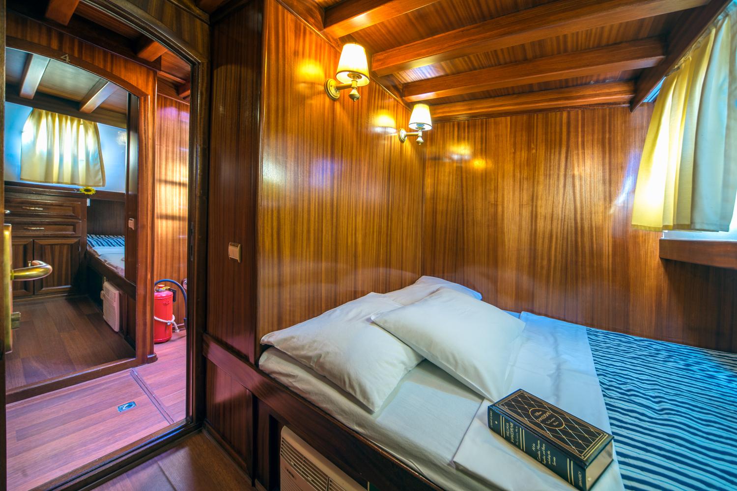 Double Cabin (x4) image 3