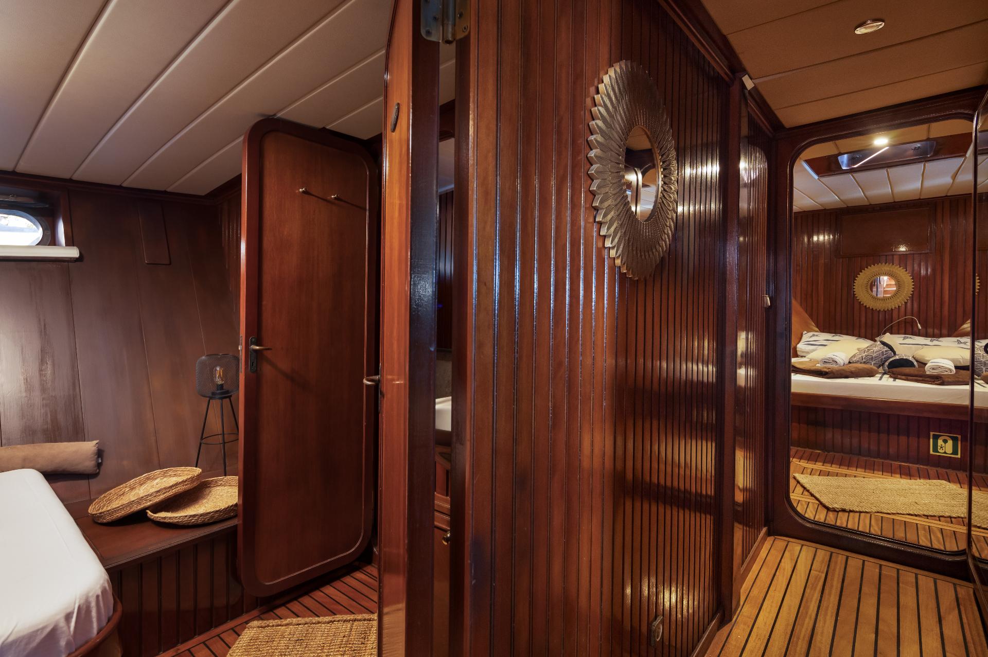 Double Cabin (x5) image 5