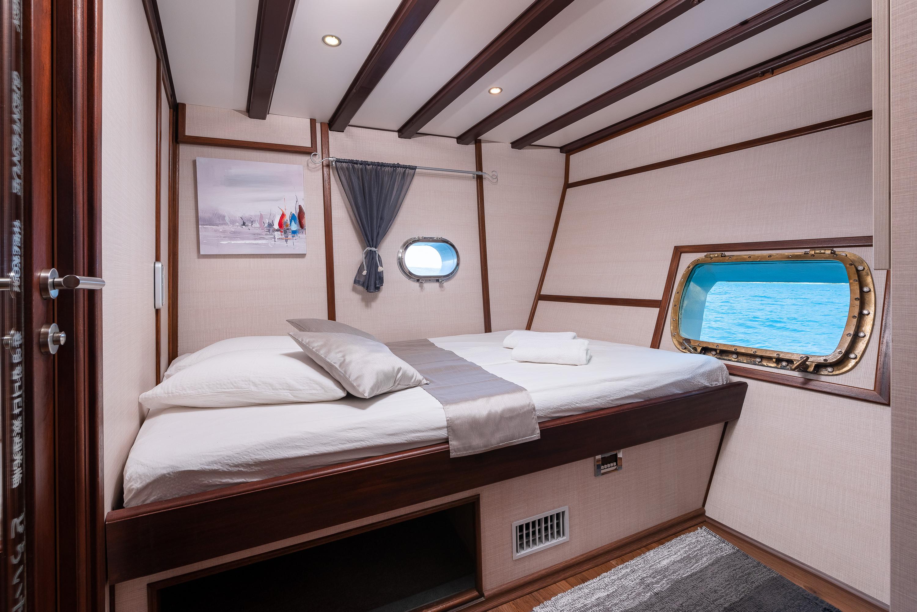 Double Cabin (x7) image 2