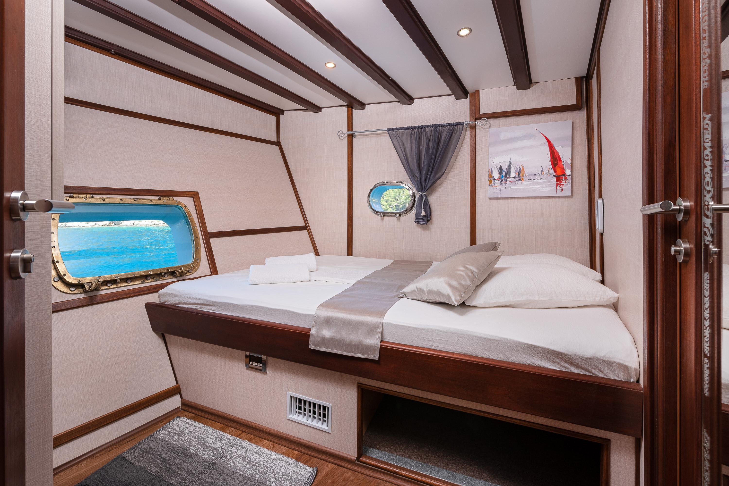 Double Cabin (x7) image 1