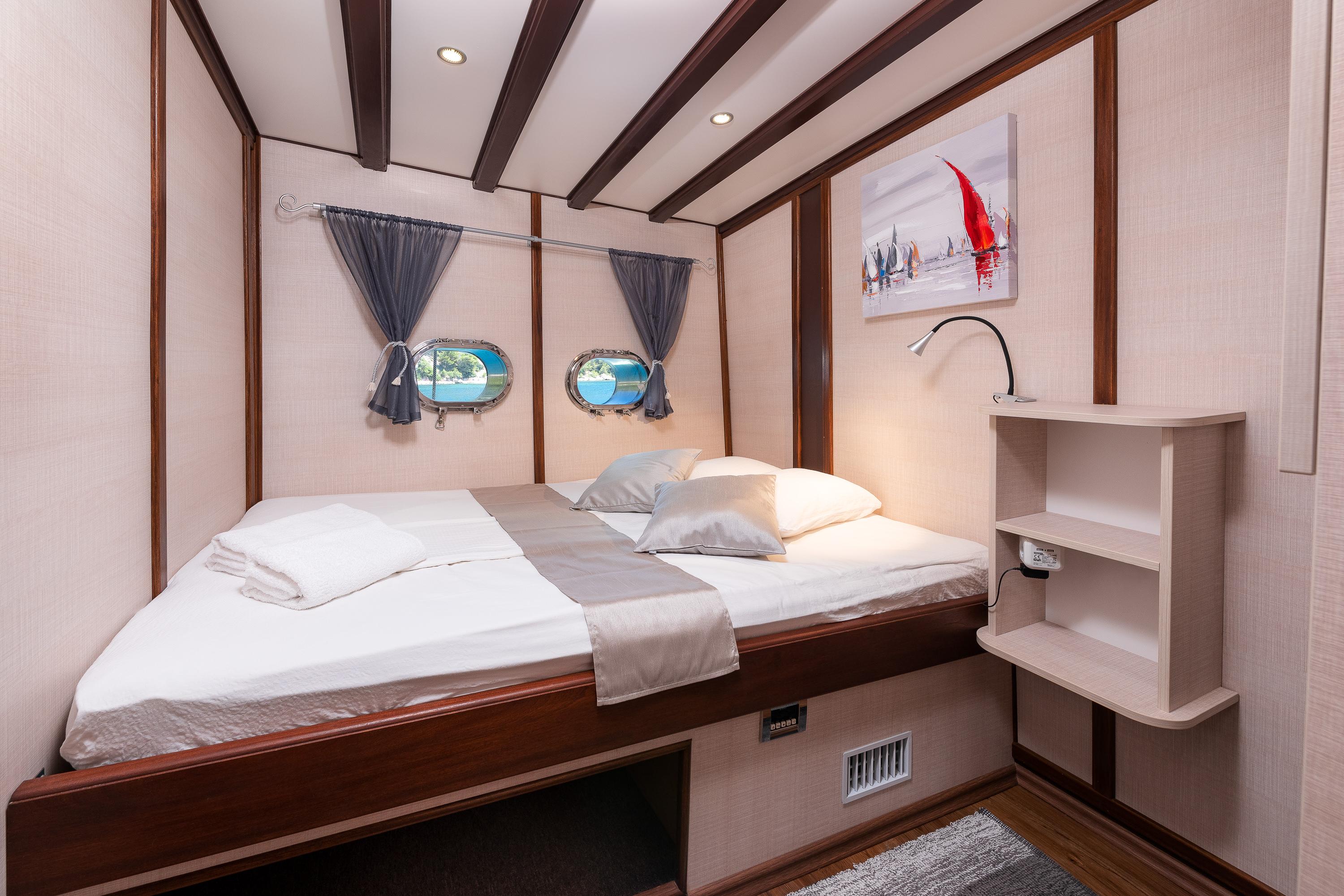 Double Cabin (x7) image 4