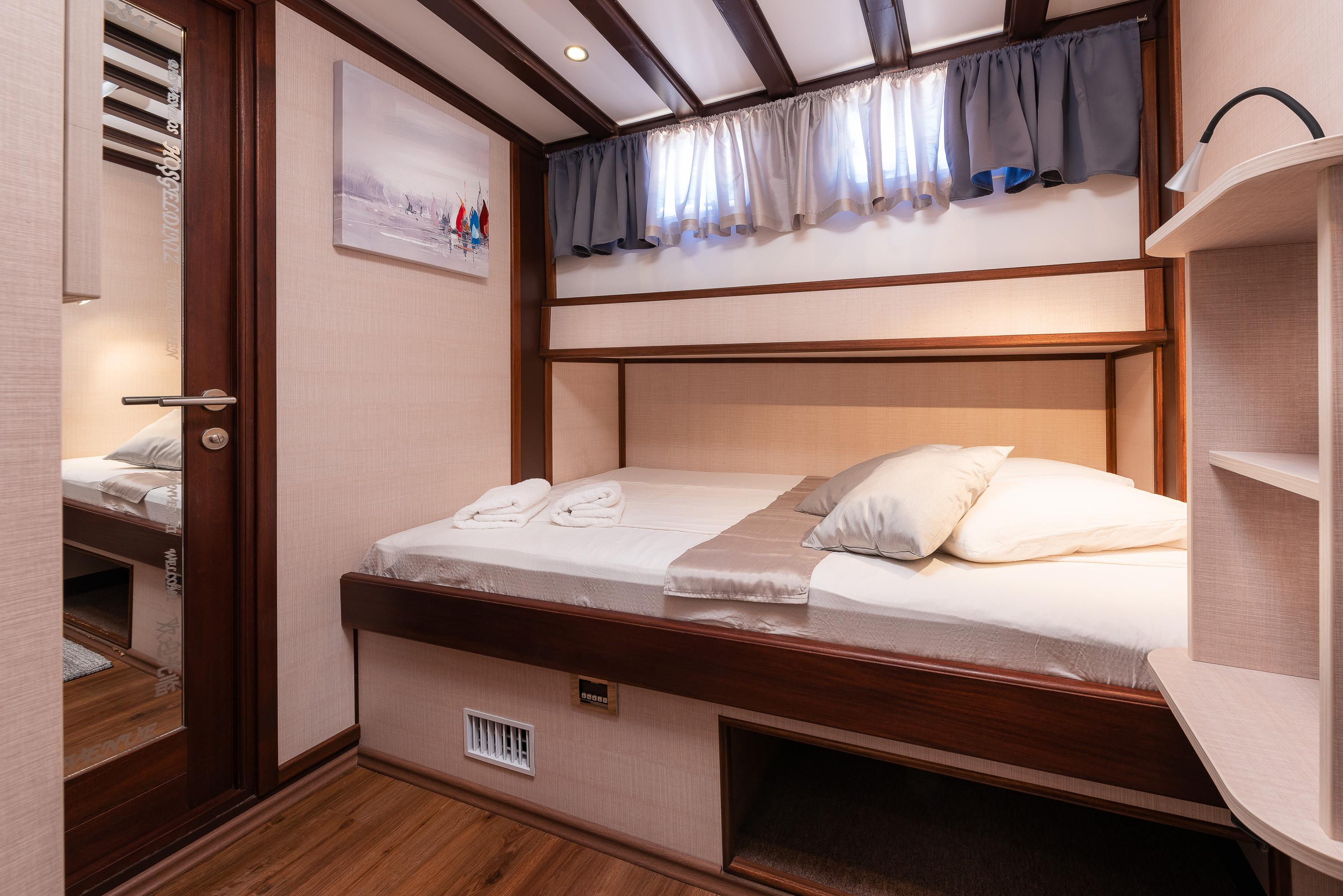 Double Cabin (x7) image 5