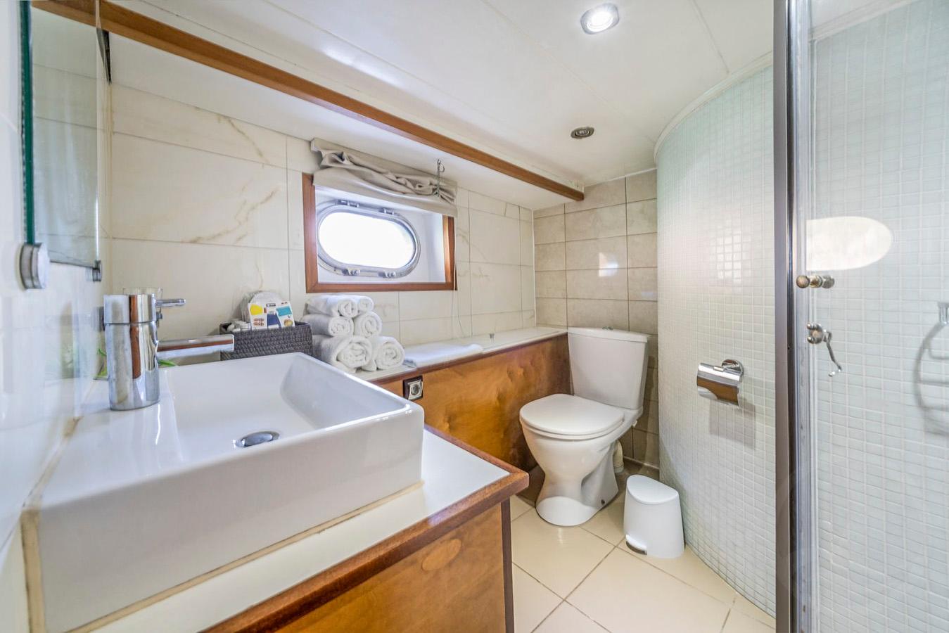 Master Cabin (x1) image 2