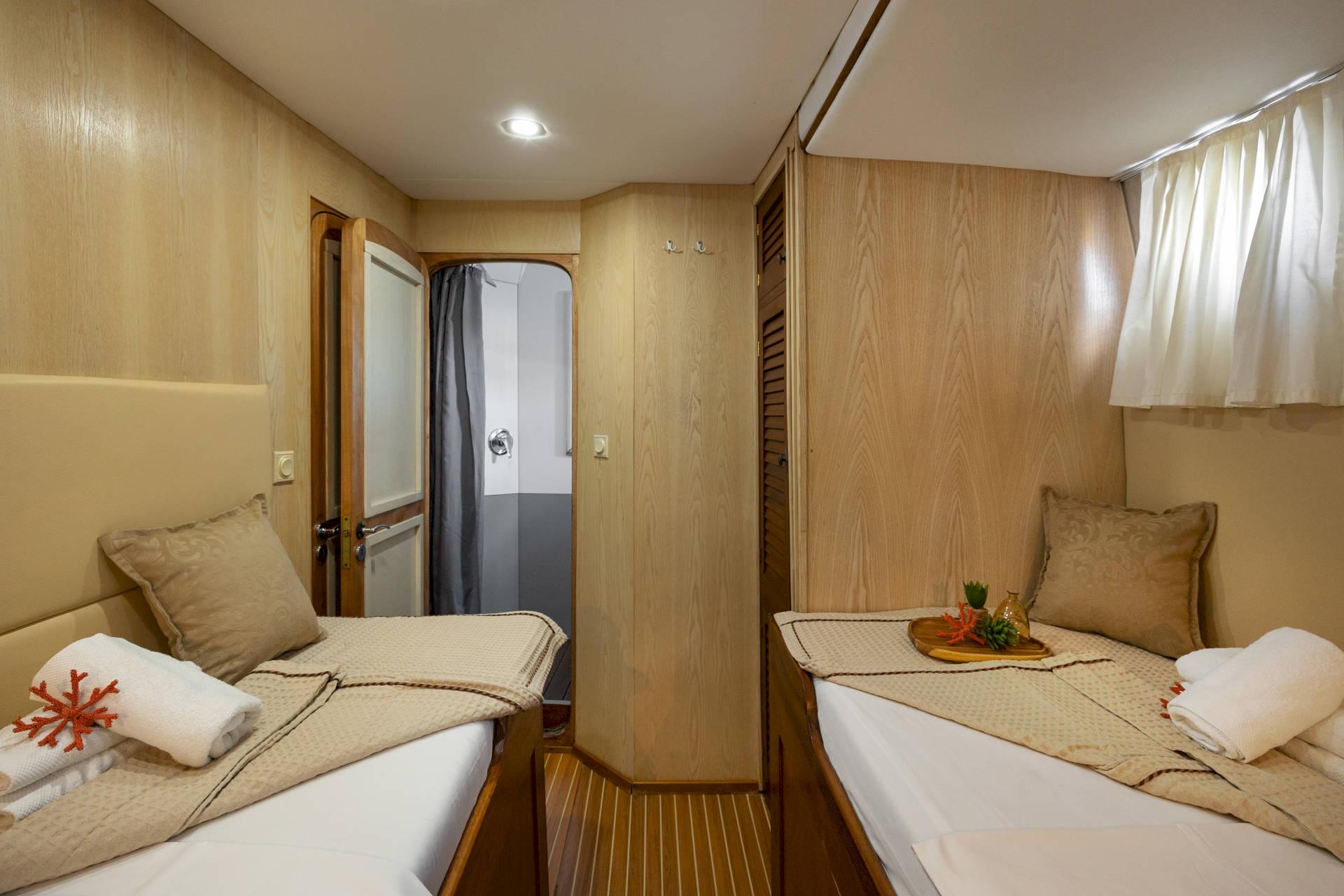 Twin Cabin (x4) image 2