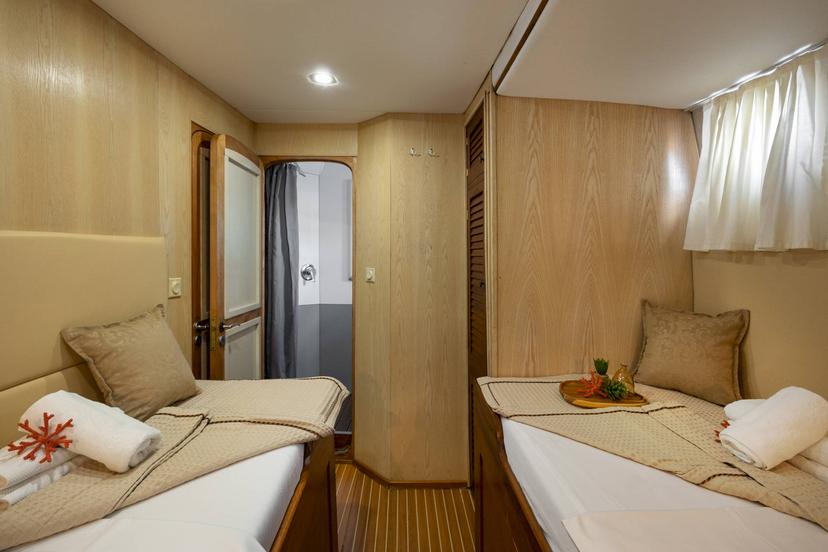 Twin Cabin (x4) image 2