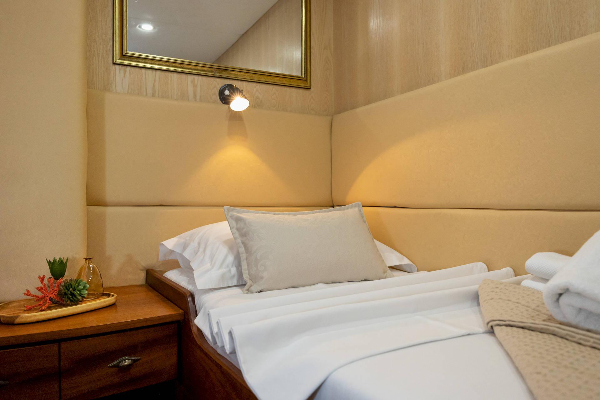 Twin Cabin (x4) image 3