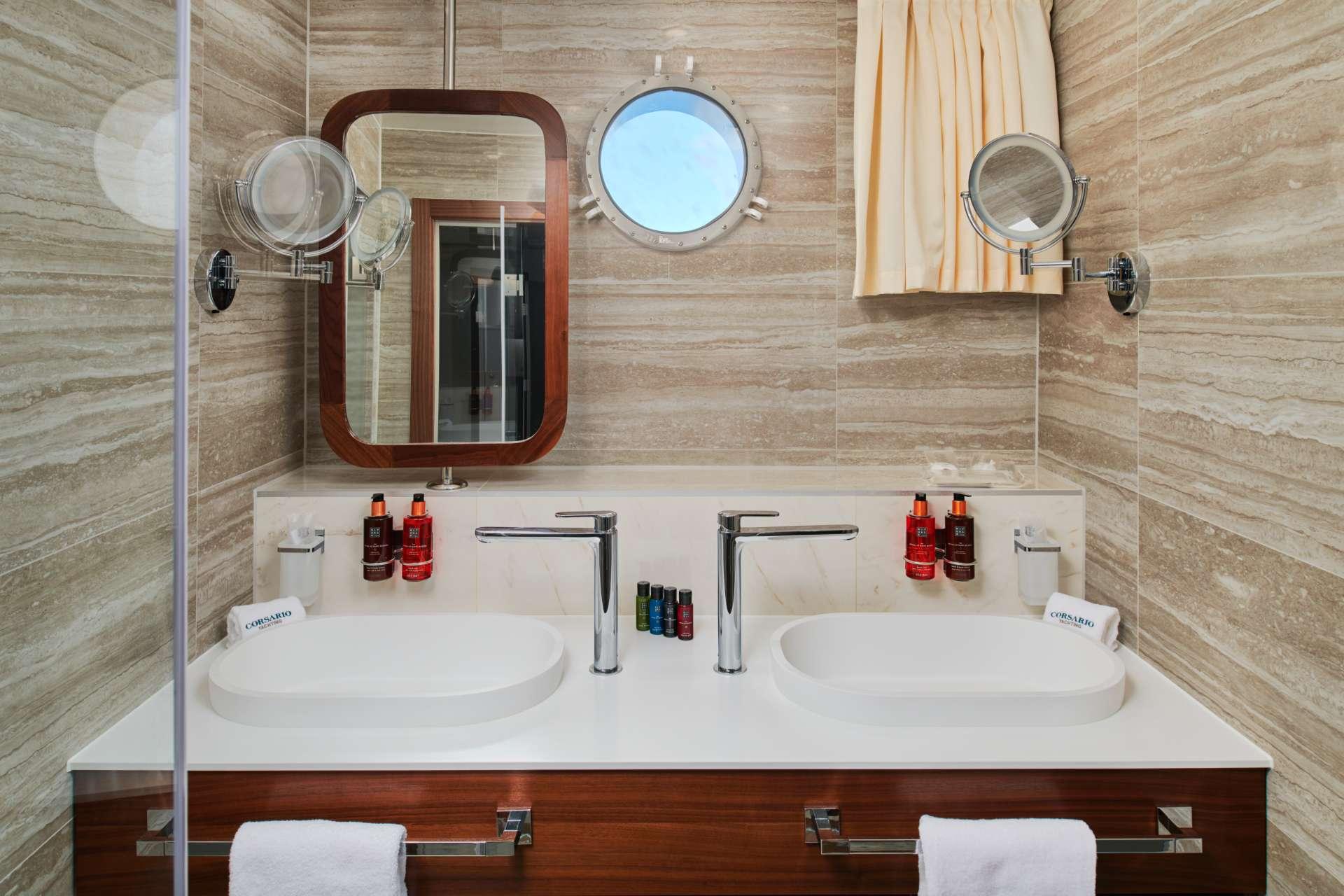 Master Cabin (x1) image 5
