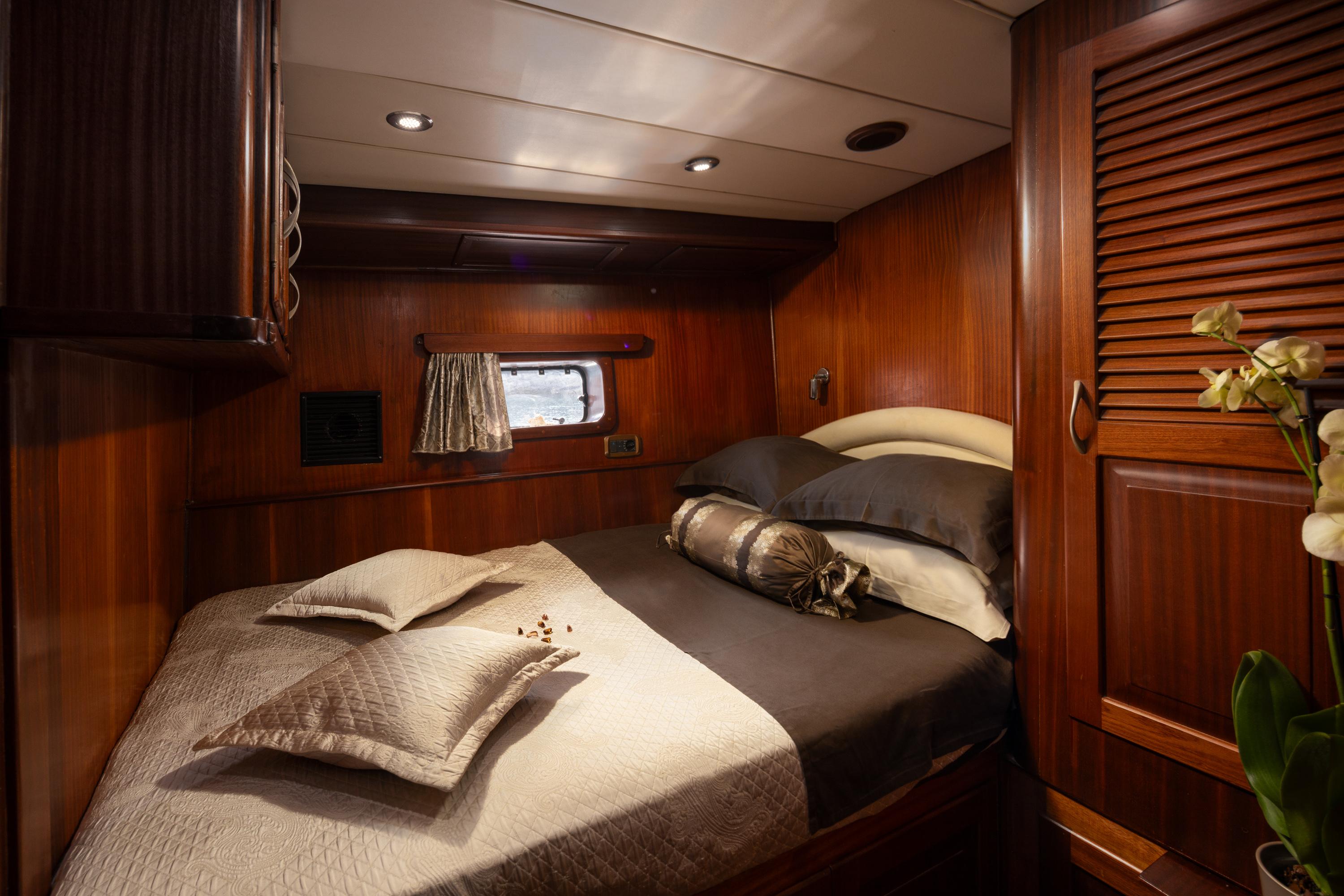 Doule Cabin (x2) image 1