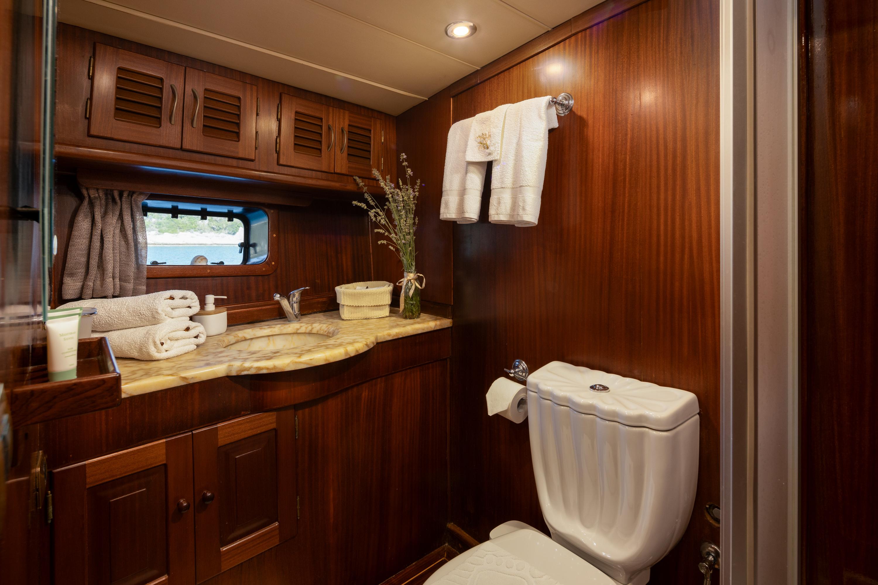 Doule Cabin (x2) image 3