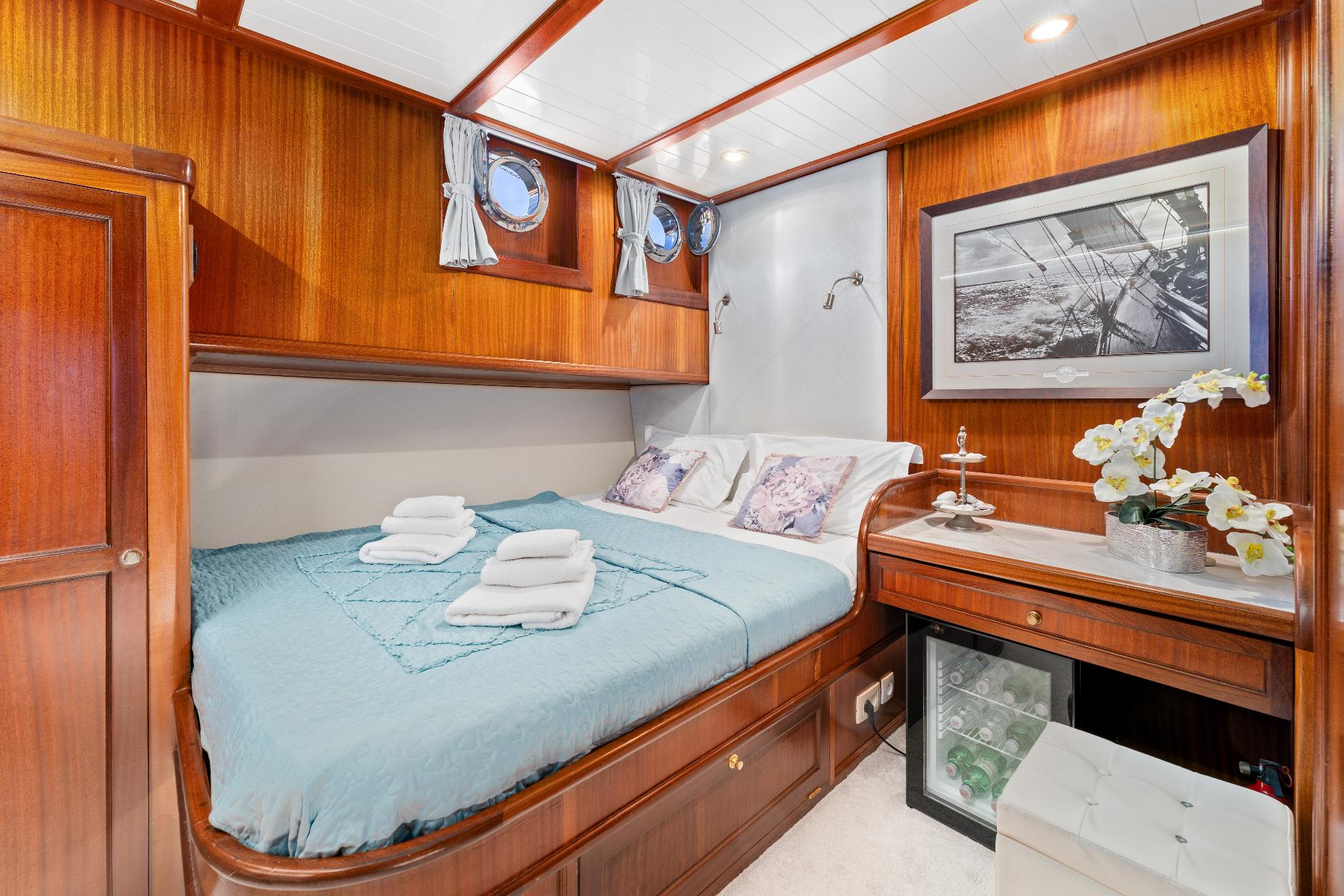 Double Cabin (x3) image 1