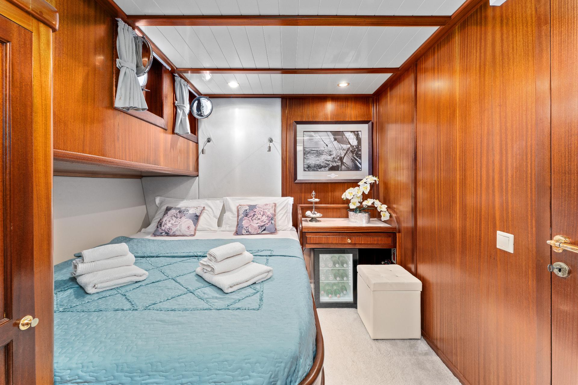 Double Cabin (x3) image 2
