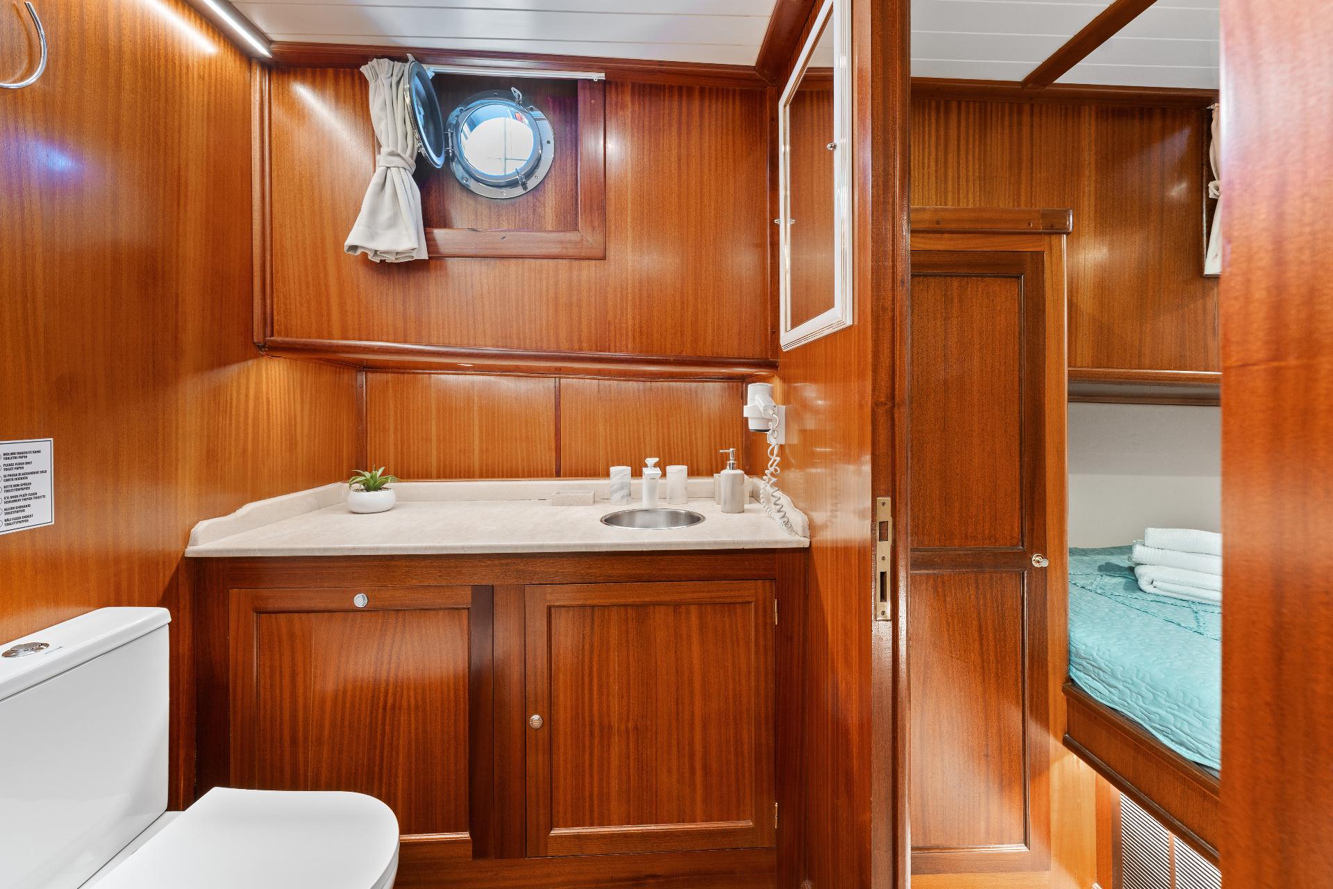 Double Cabin (x3) image 3