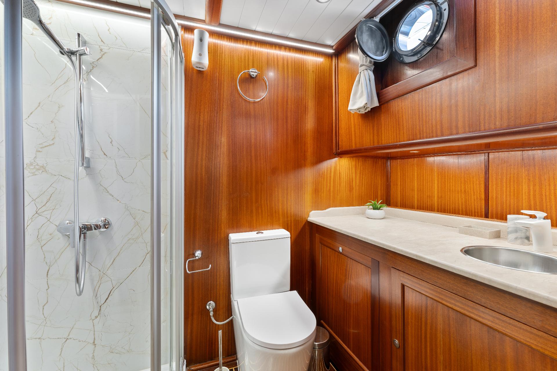 Double Cabin (x3) image 5