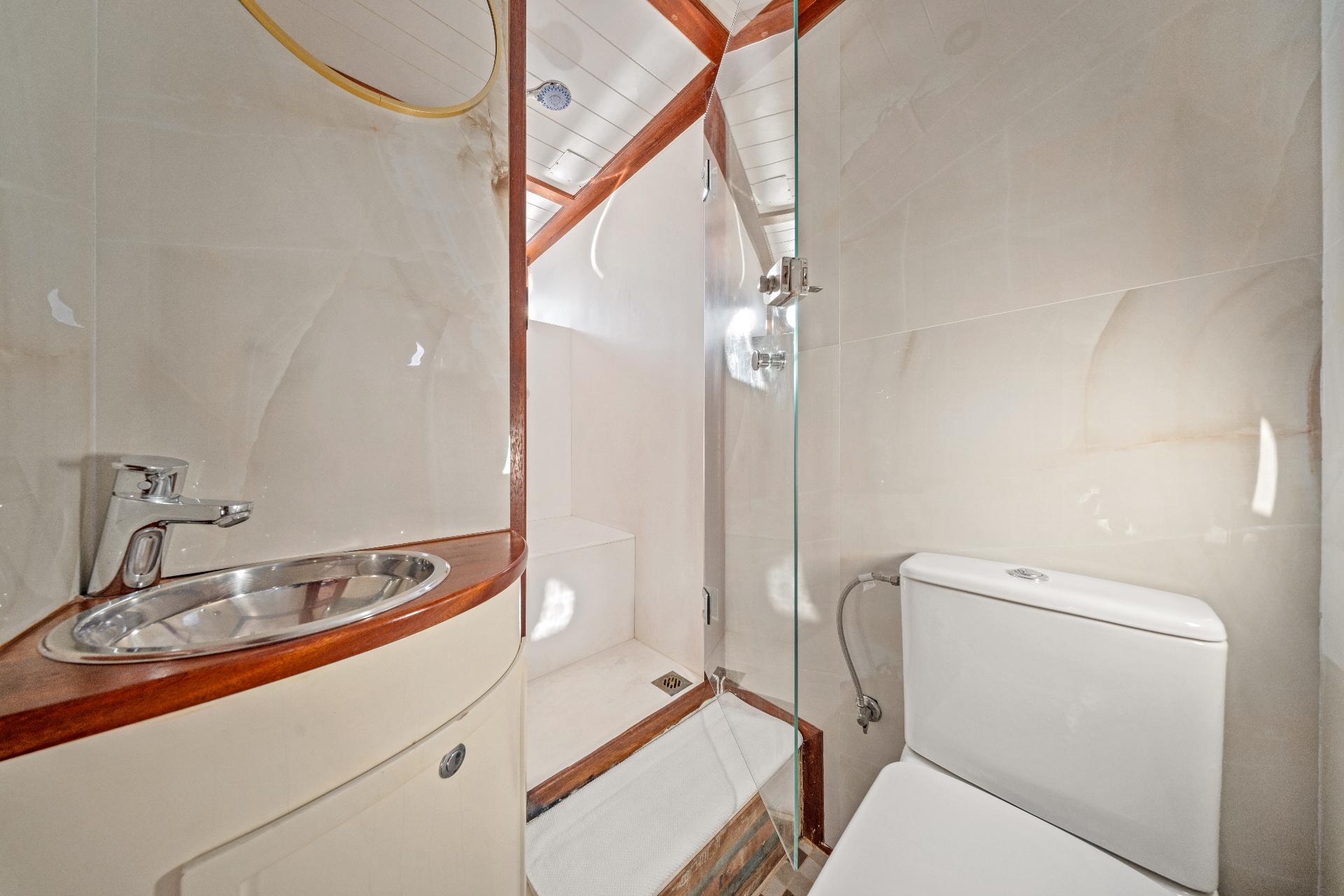 Double Cabin (x3) image 8