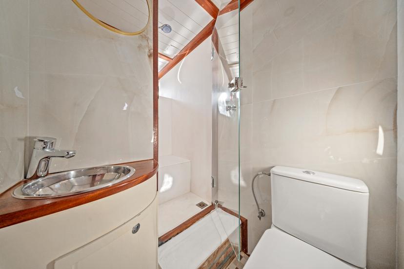 Double Cabin (x3) image 8