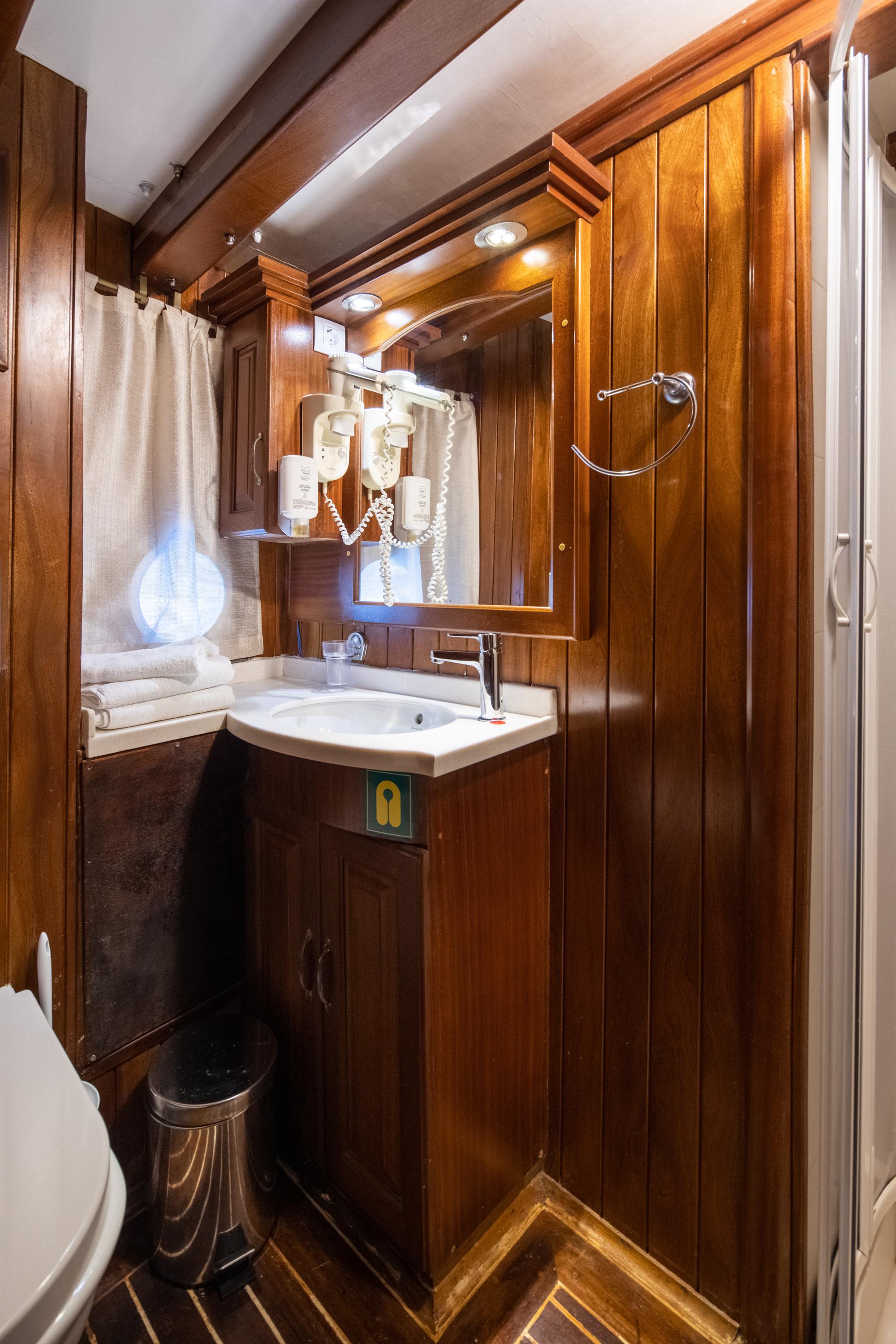 Double Cabin (x2) image 2