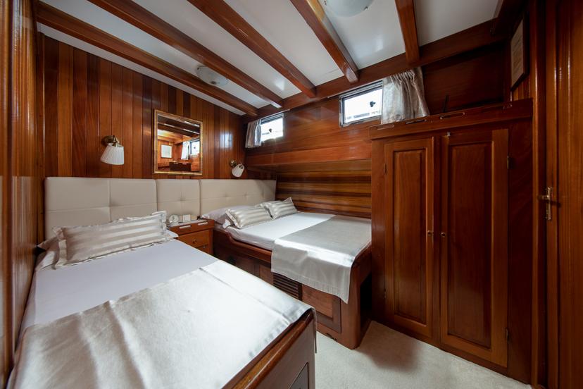Triple Cabin (X4) image 1