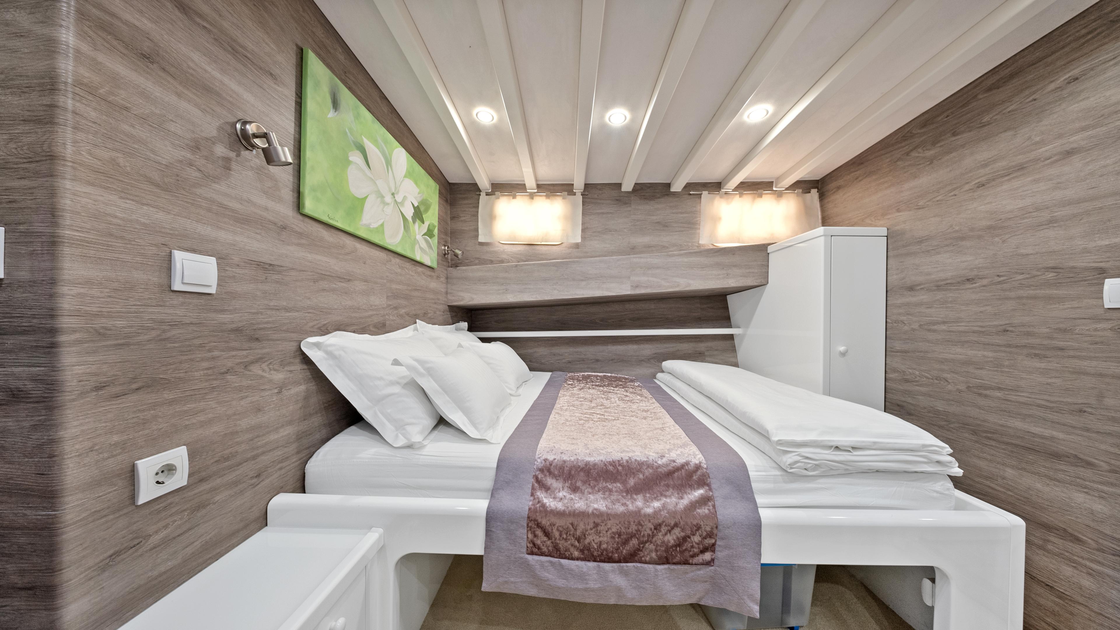 Double Cabin (x5) image 1