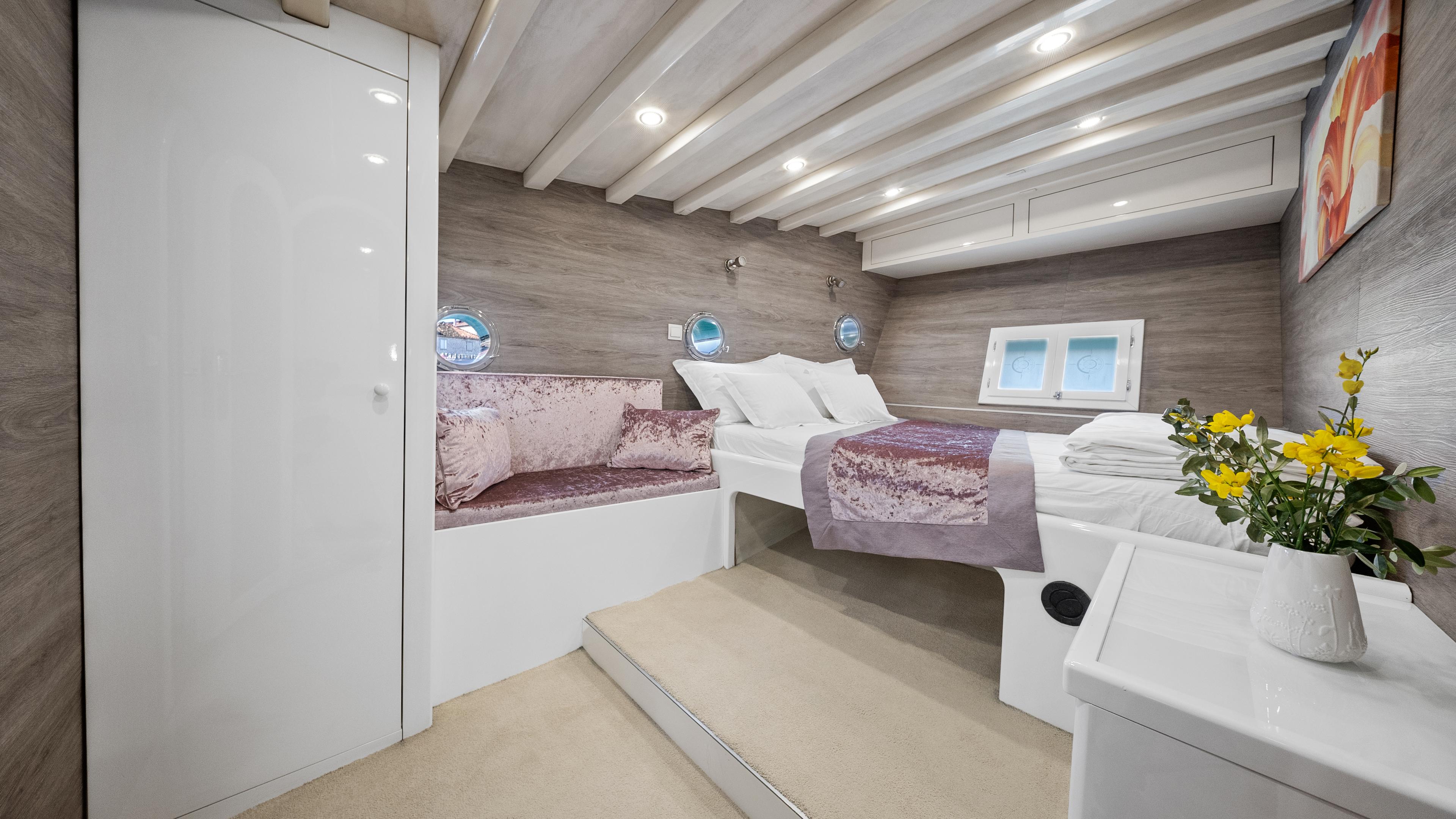 Double Cabin (x5) image 3
