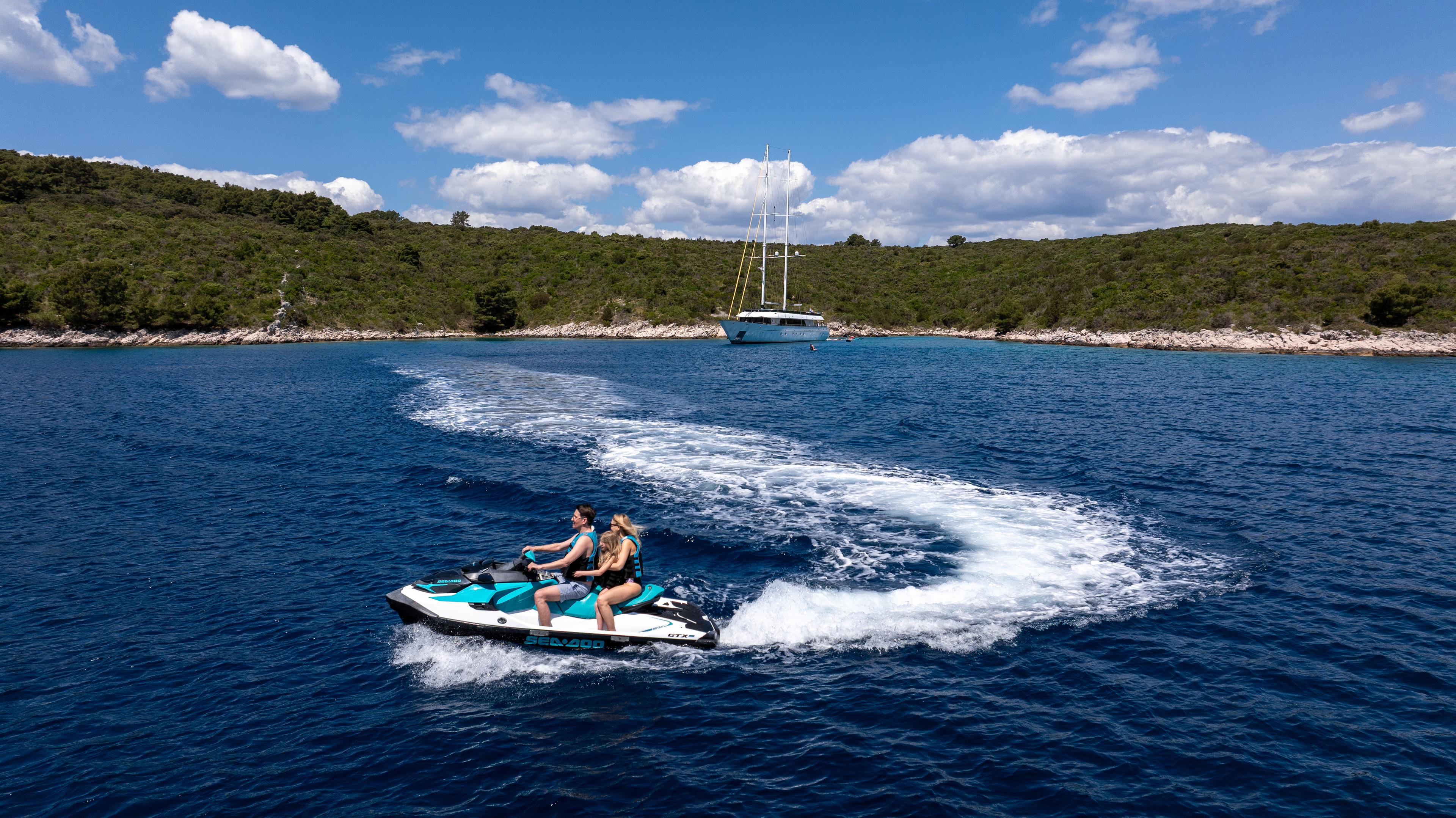 Water Toys & Tenders image 3