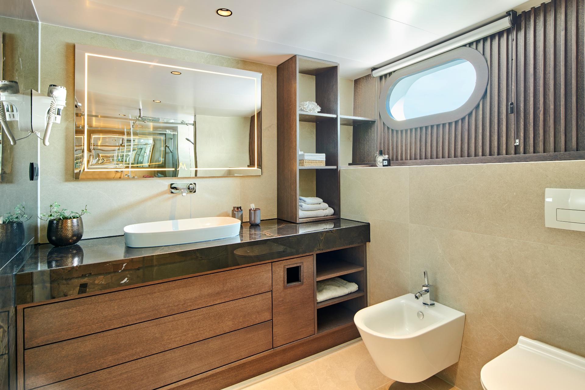 Double Cabin (x2) image 5