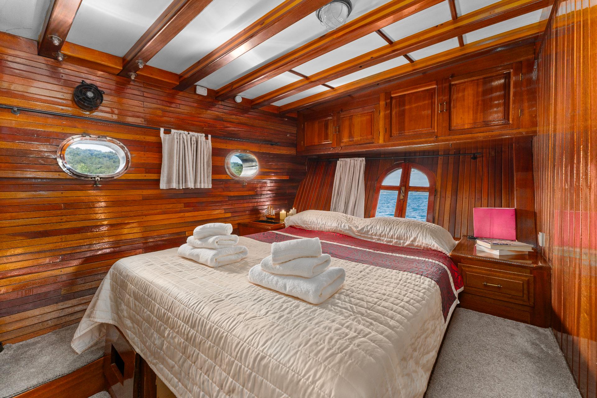 Double Cabin (x4) image 2