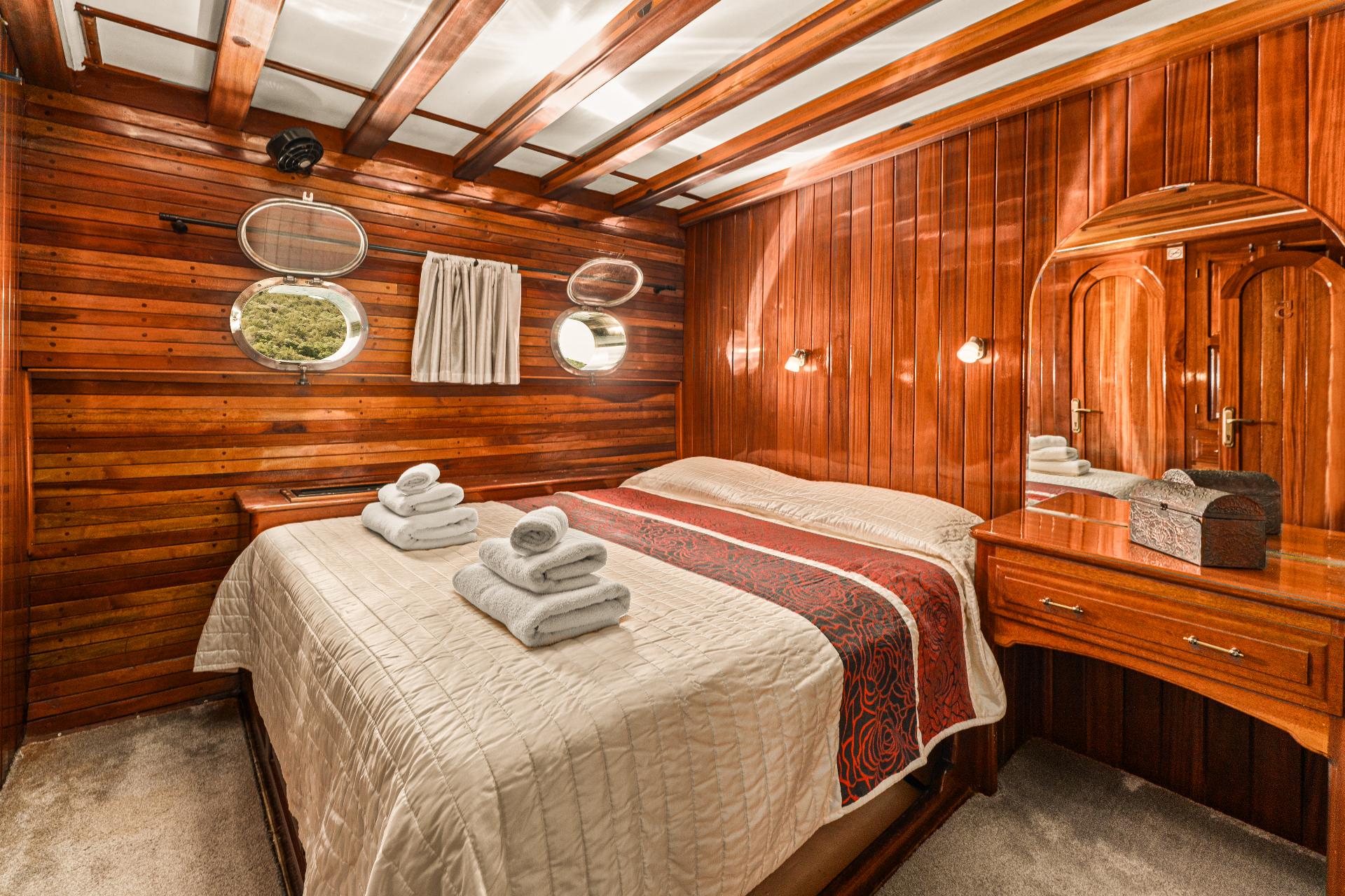 Double Cabin (x4) image 1