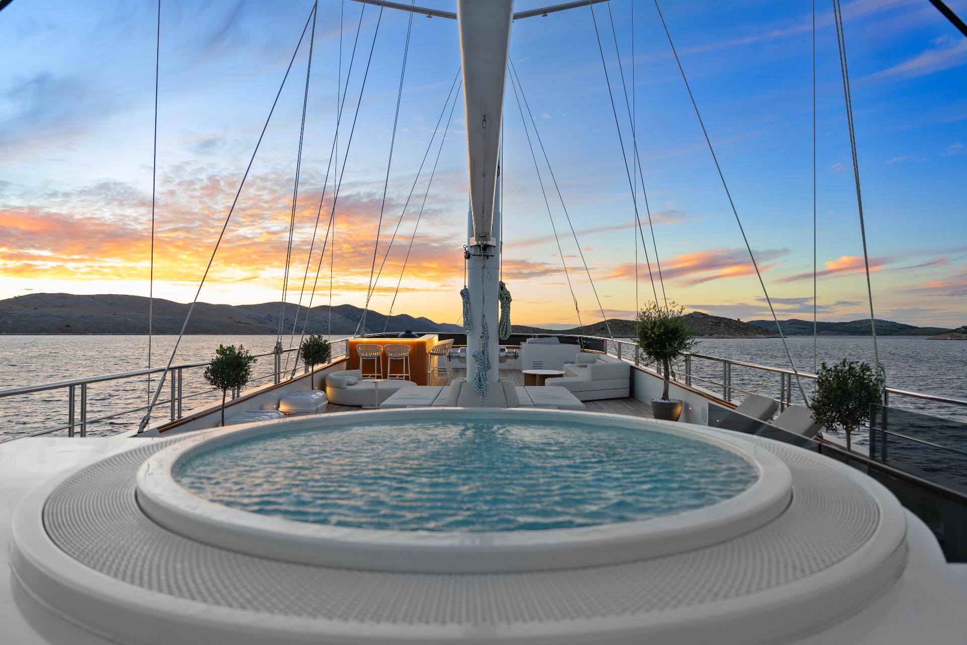 Amenities & Features image 1