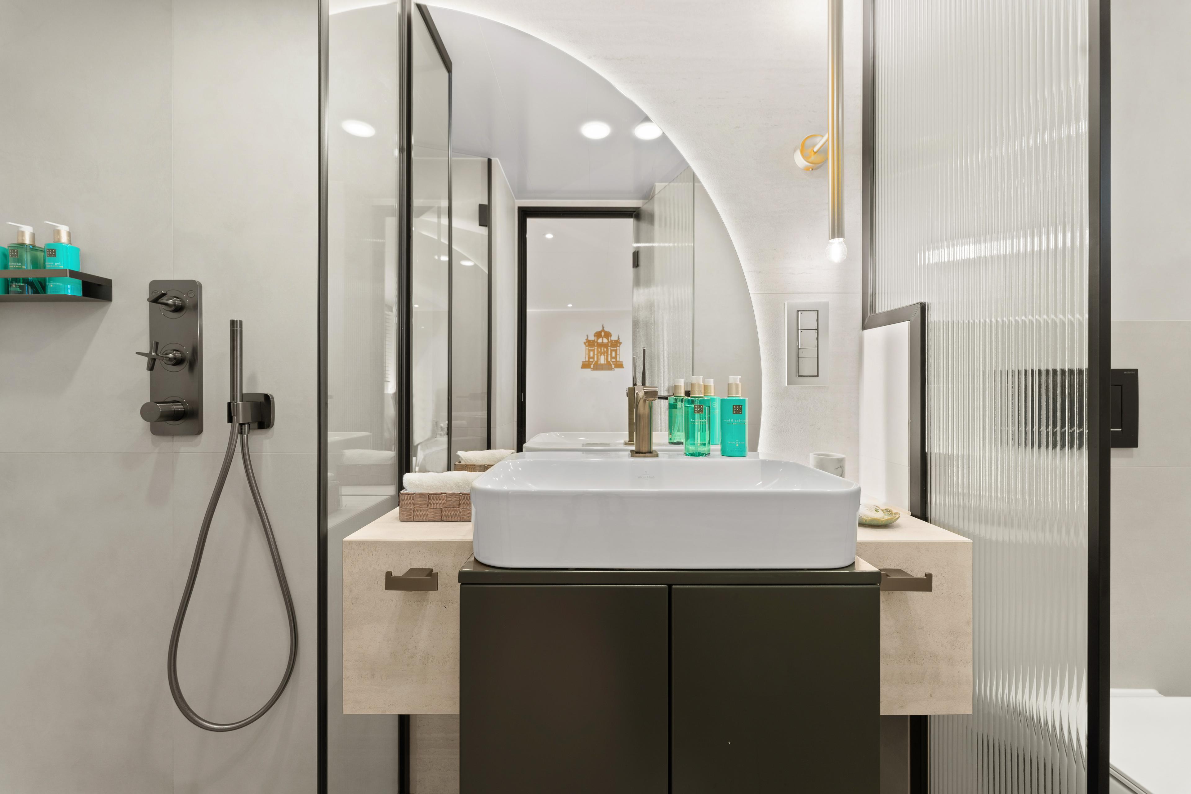 Master Cabin (x1) image 4