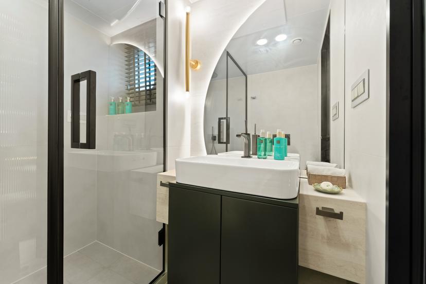 Master Cabin (x1) image 7