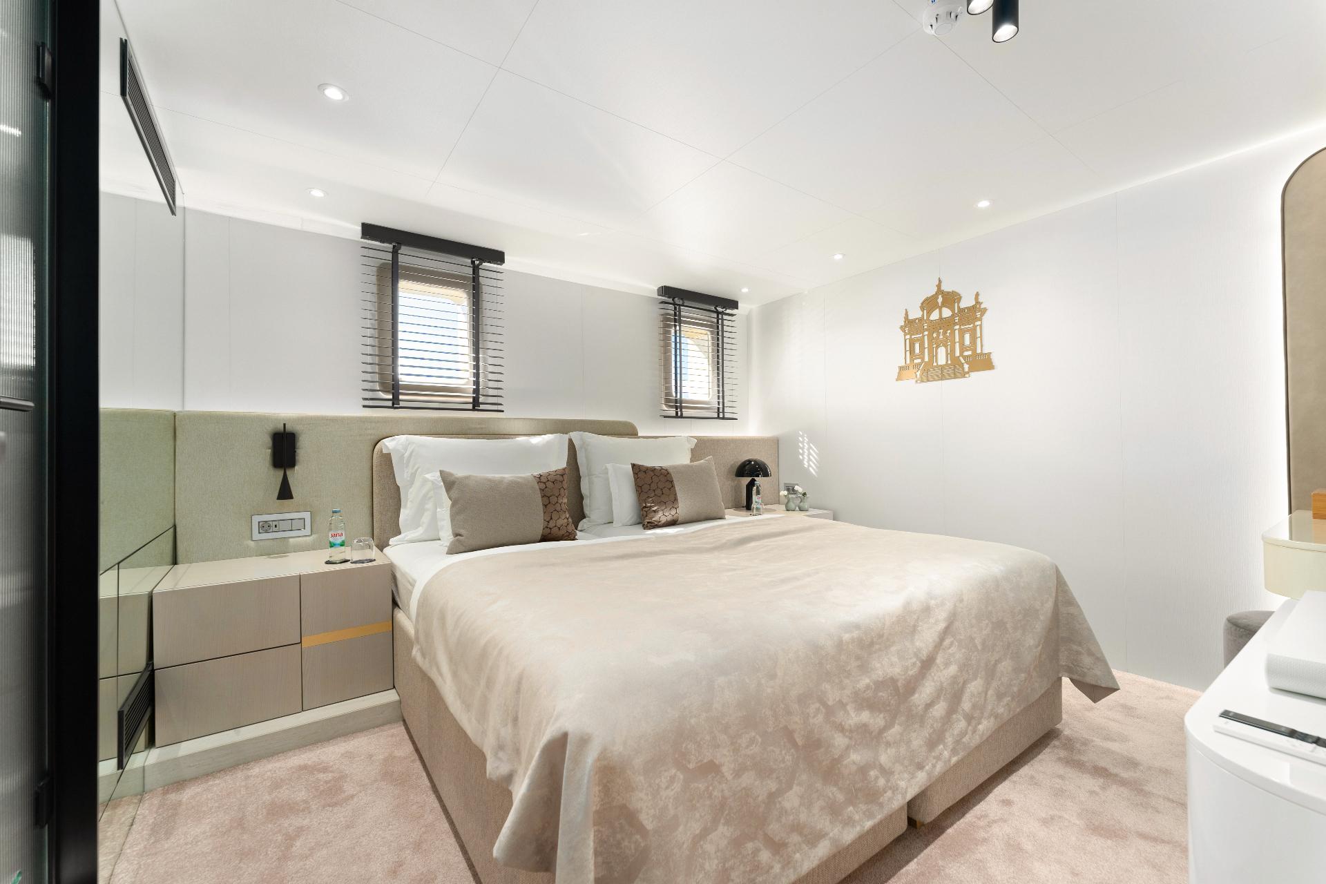 VIP cabin (x1) image 1