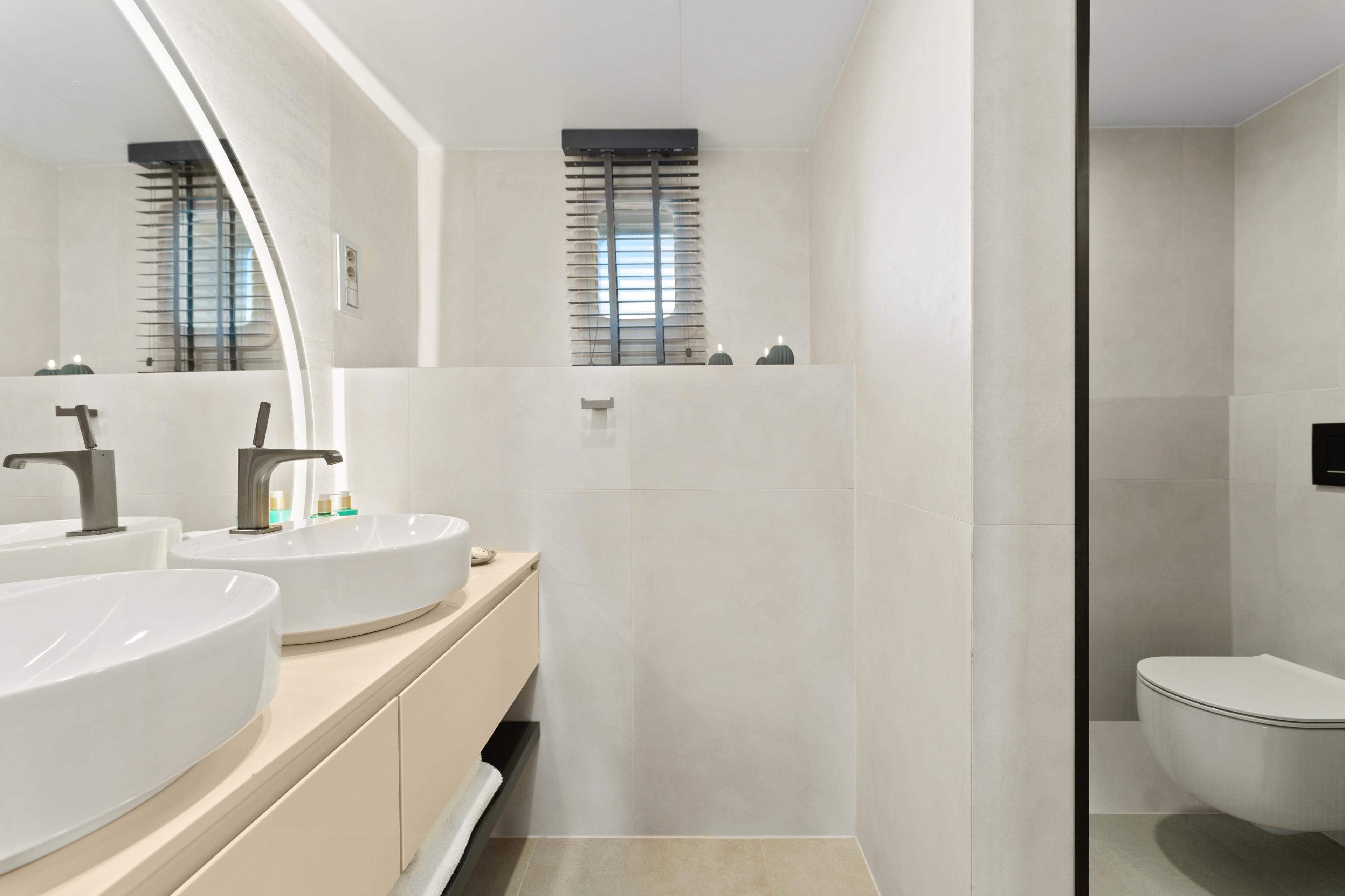 VIP cabin (x1) image 6